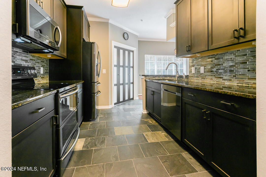 7800 POINT MEADOWS Drive, 412