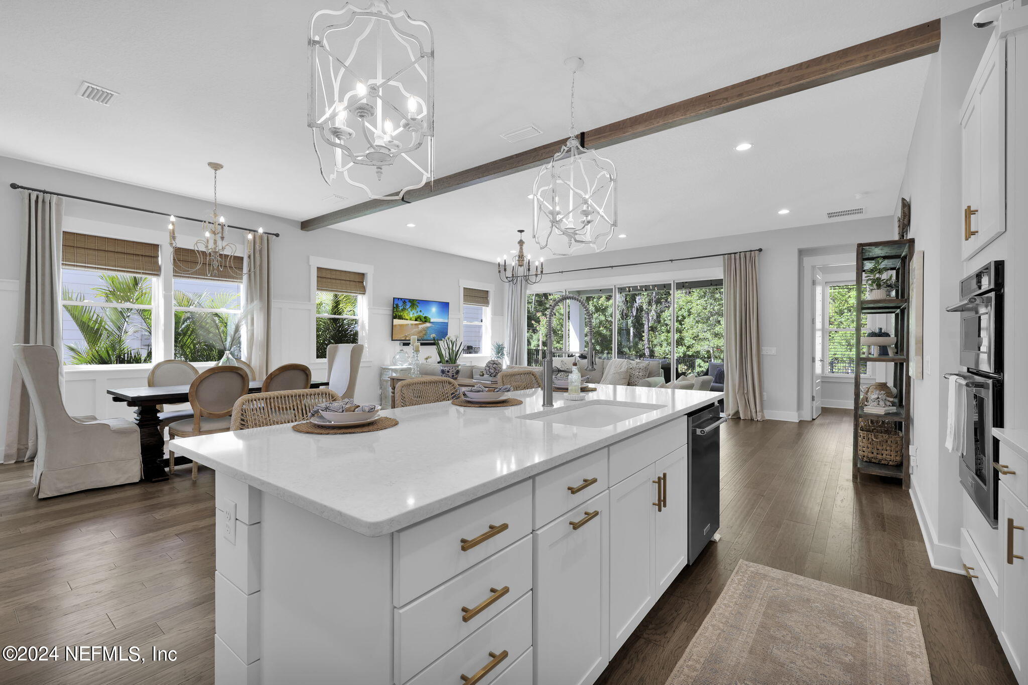 388 PARKBLUFF CIRCLE Circle