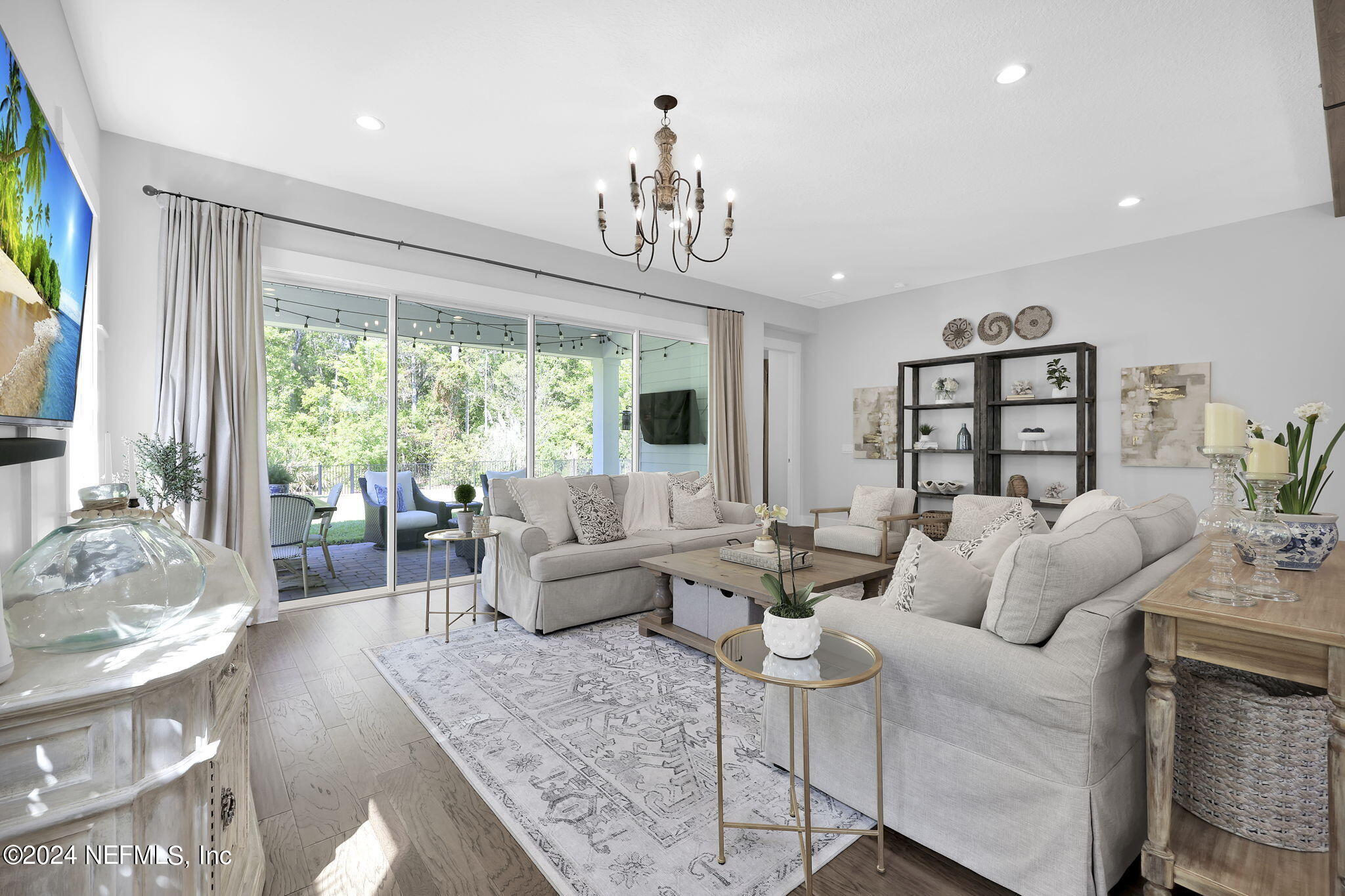 388 PARKBLUFF CIRCLE Circle