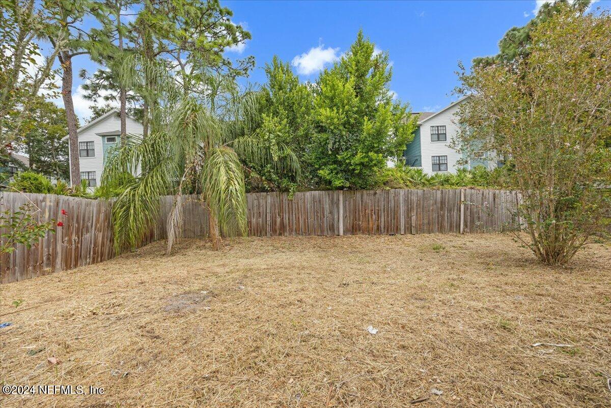 12641 ASHGLEN Drive N