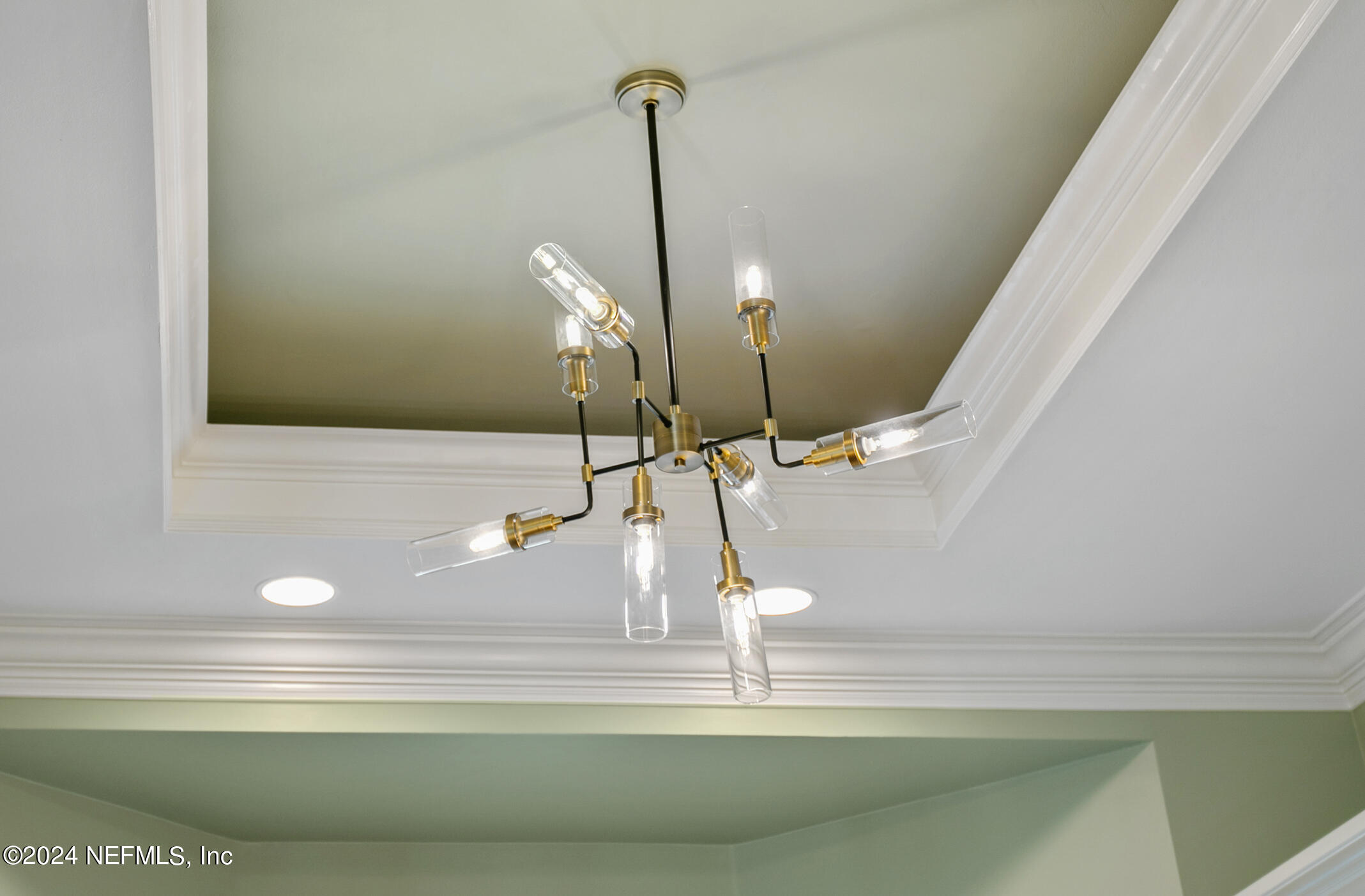 2488 DEN Street