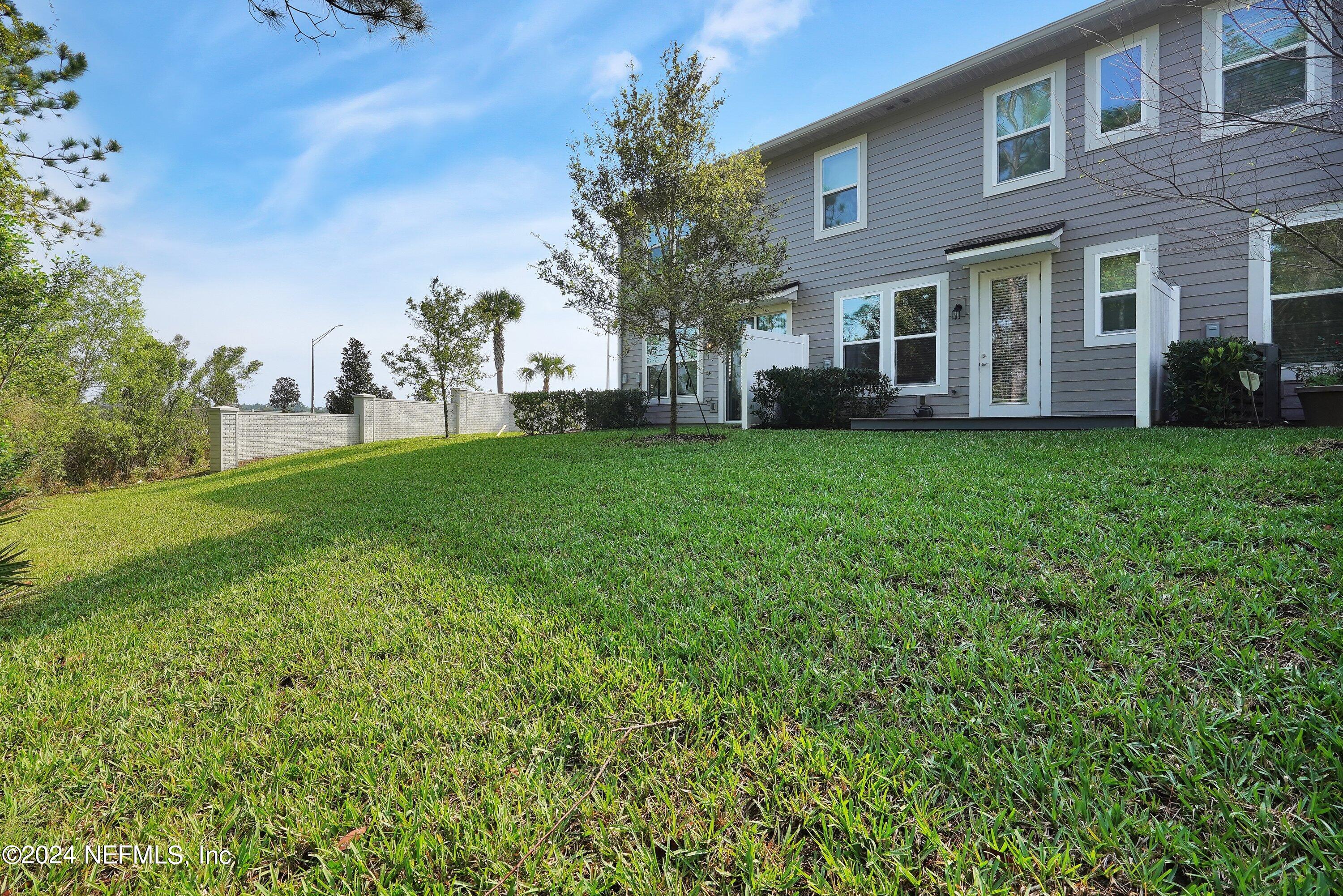 11108 MINNETTA Court