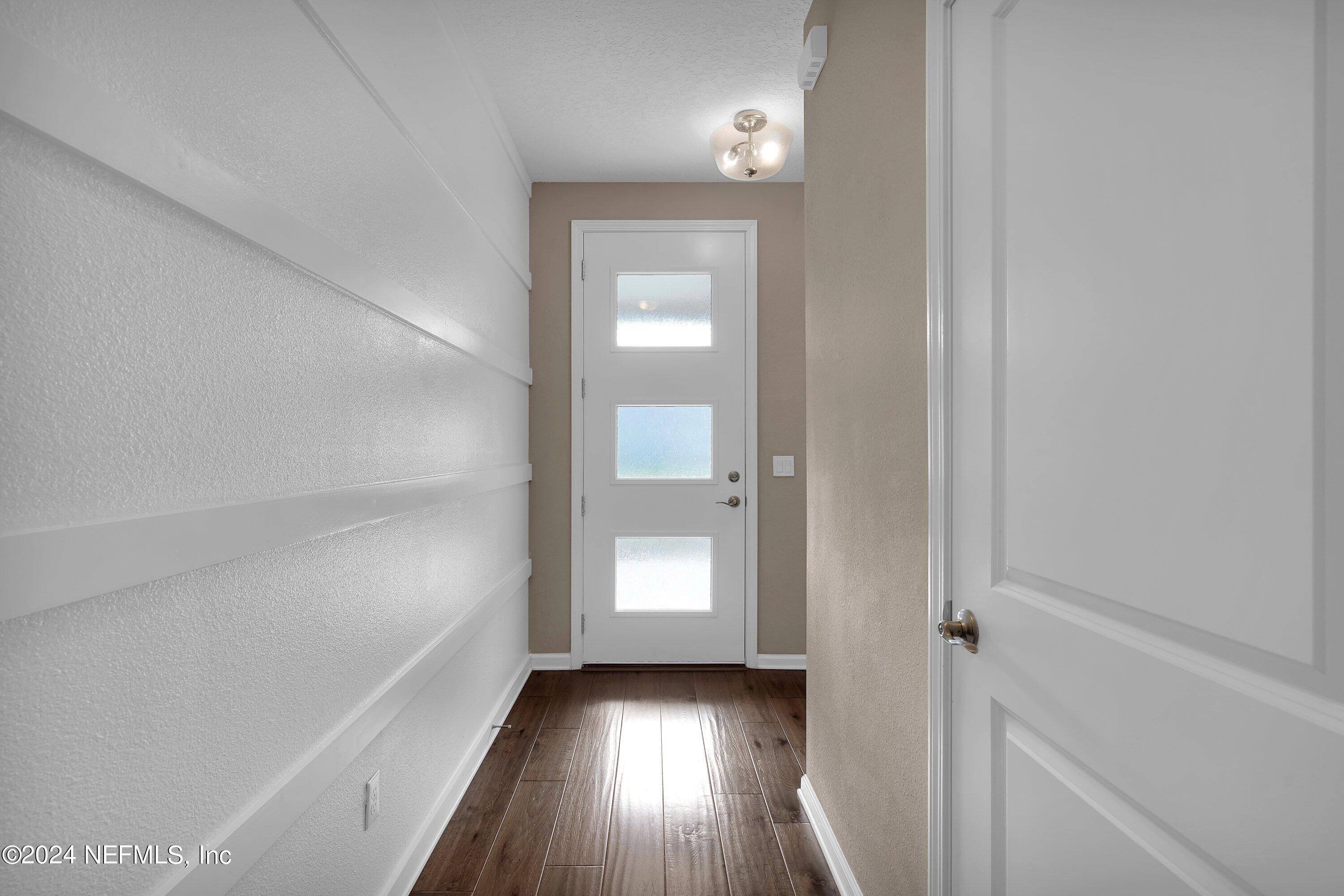 11108 MINNETTA Court