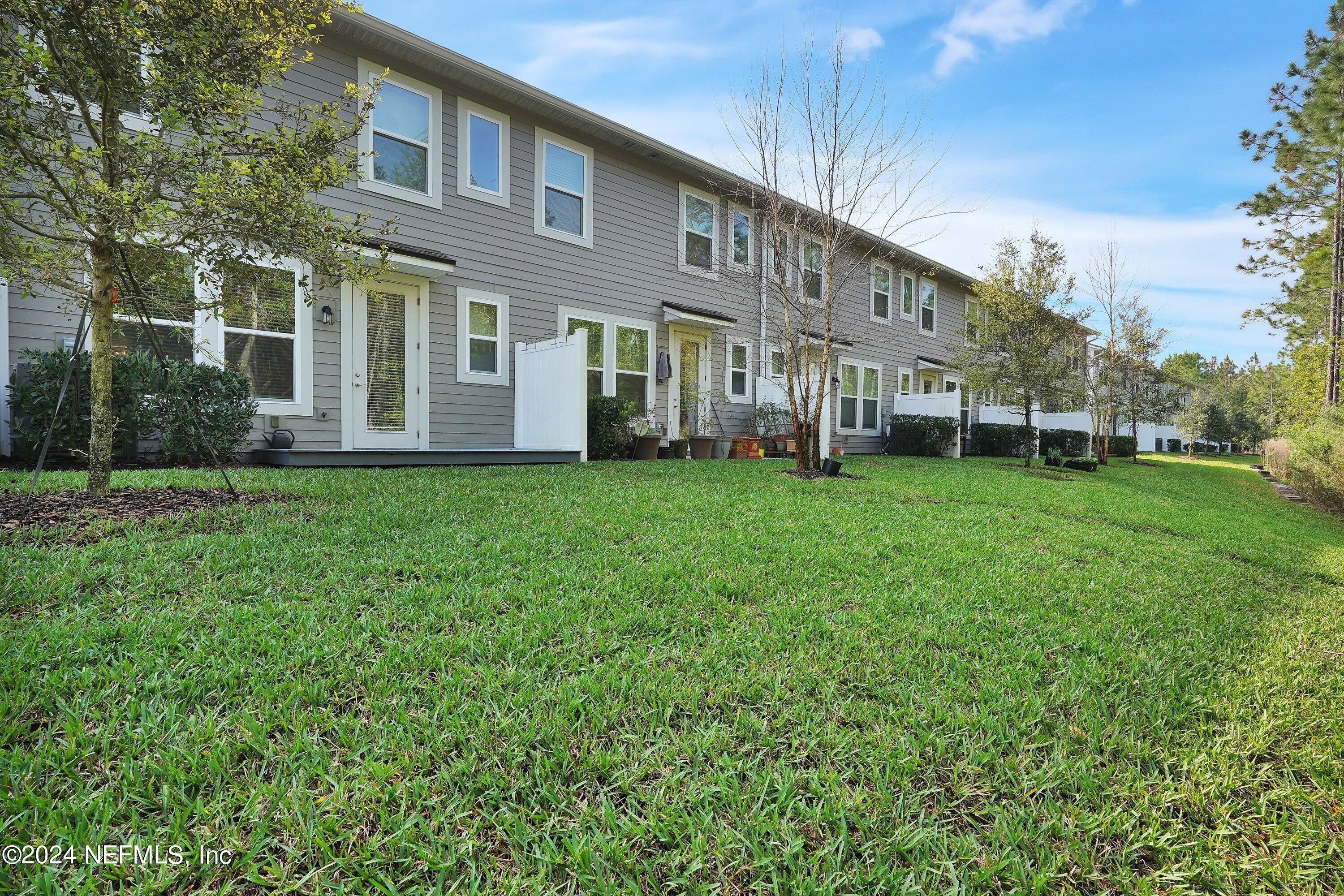 11108 MINNETTA Court