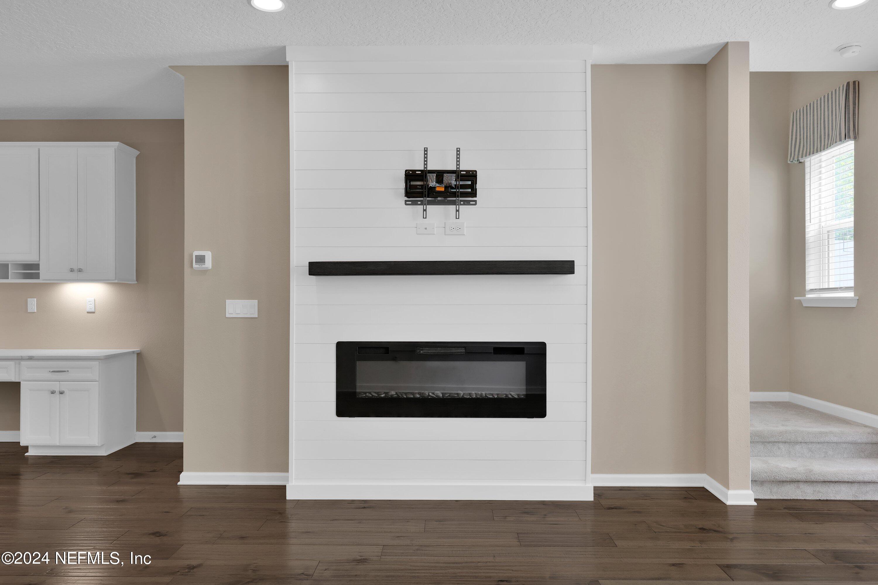 11108 MINNETTA Court