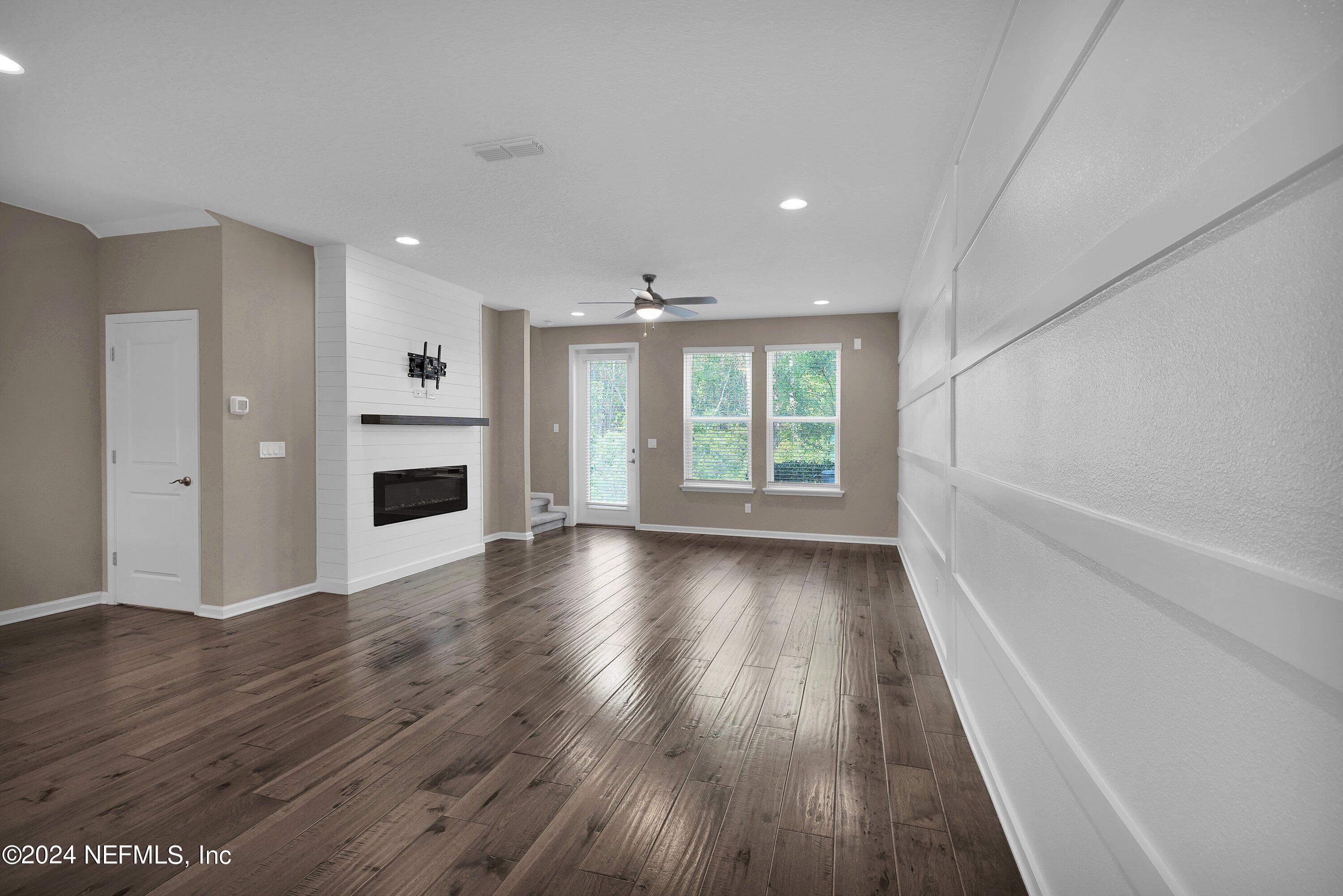 11108 MINNETTA Court