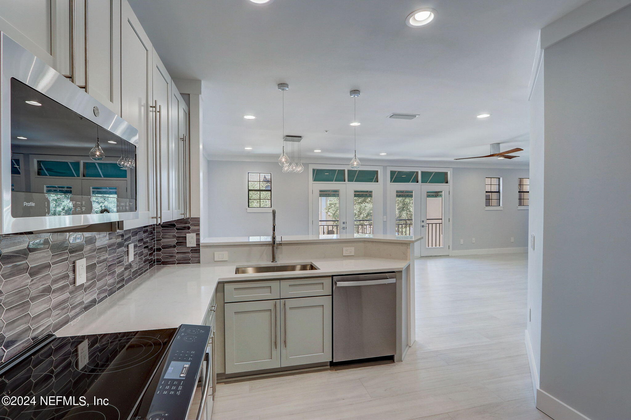 9823 TAPESTRY PARK Circle, 113