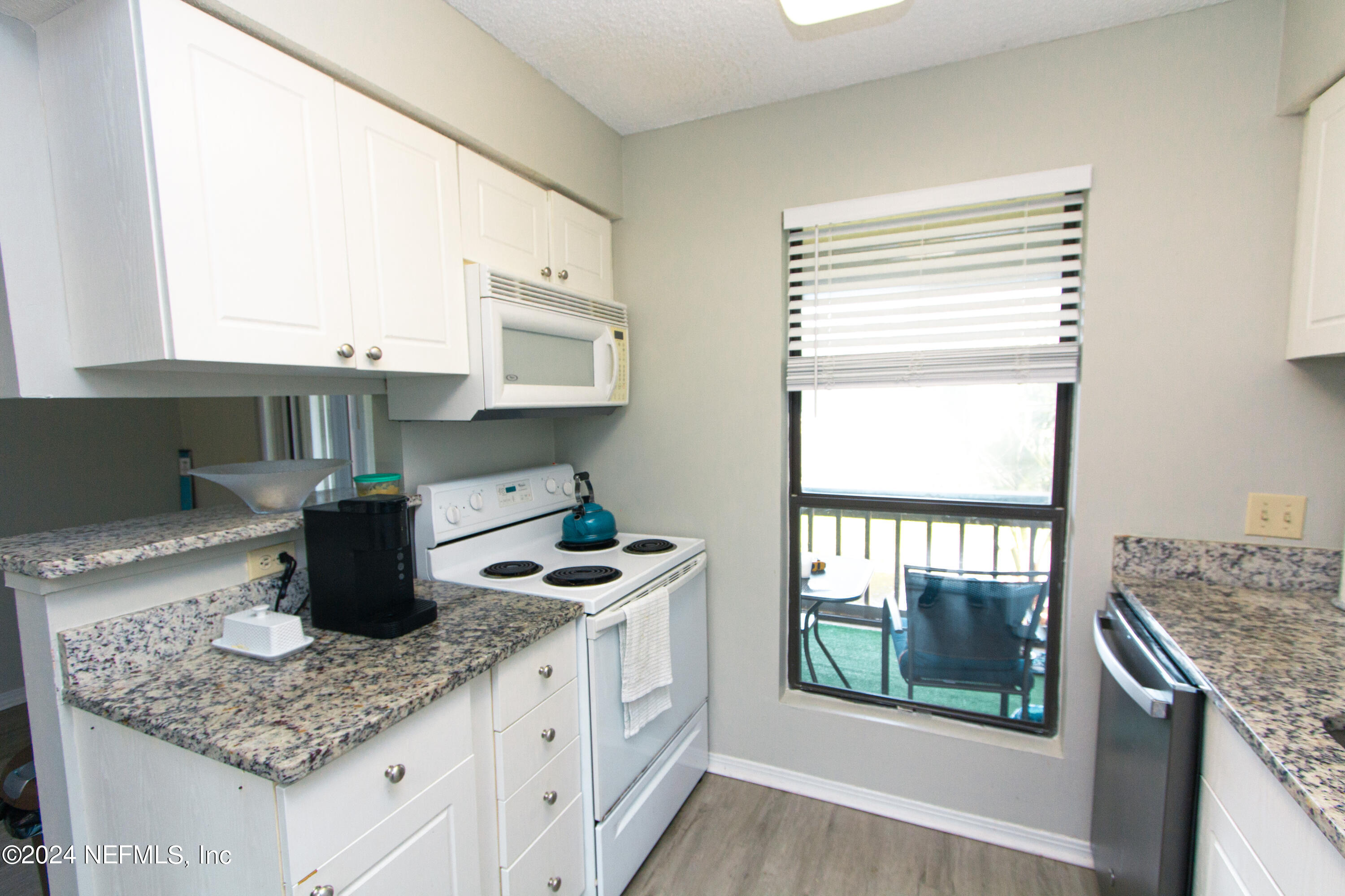 10200 BELLE RIVE Boulevard, 52