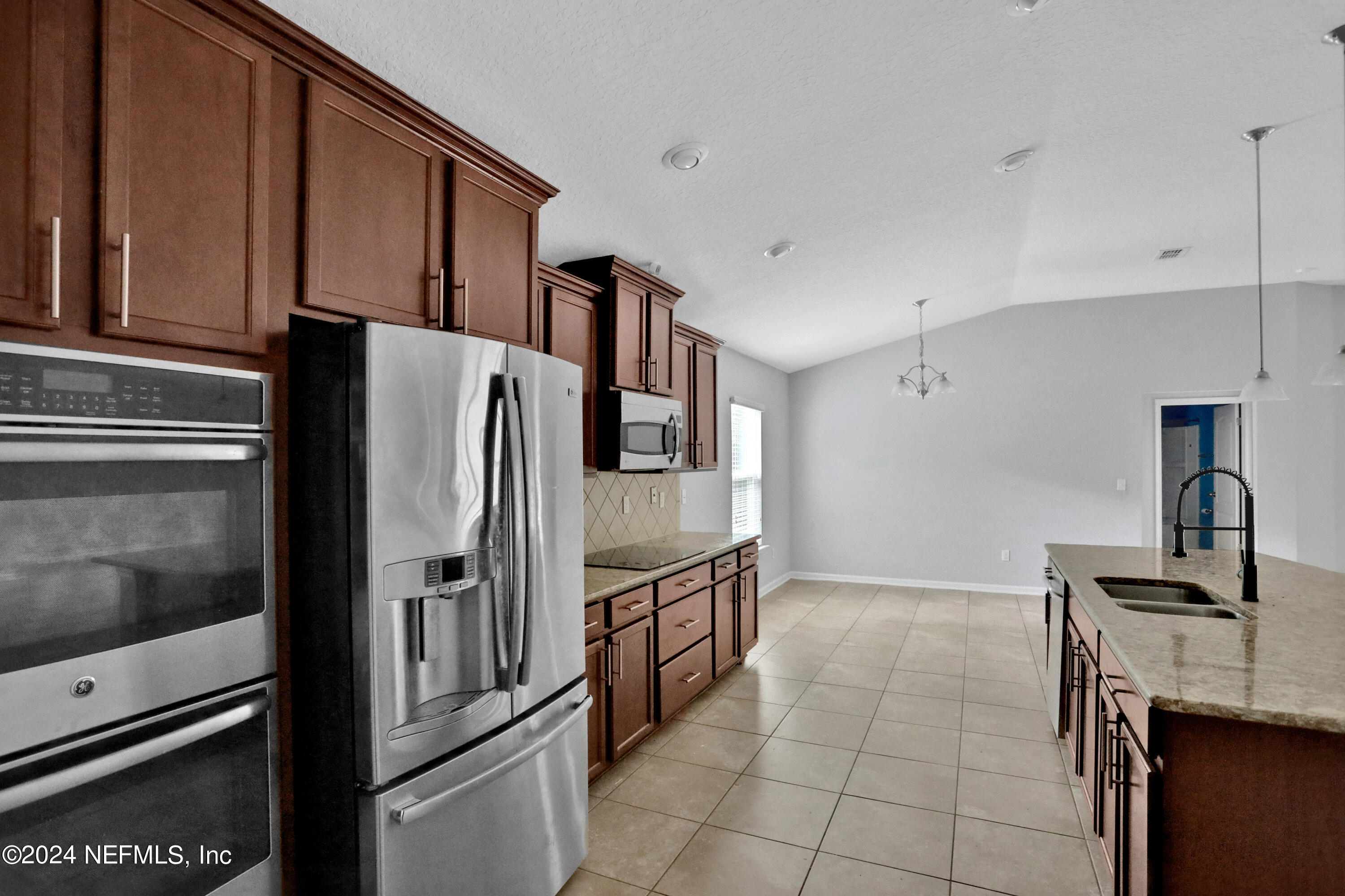 112 MORAYSHIRE Court