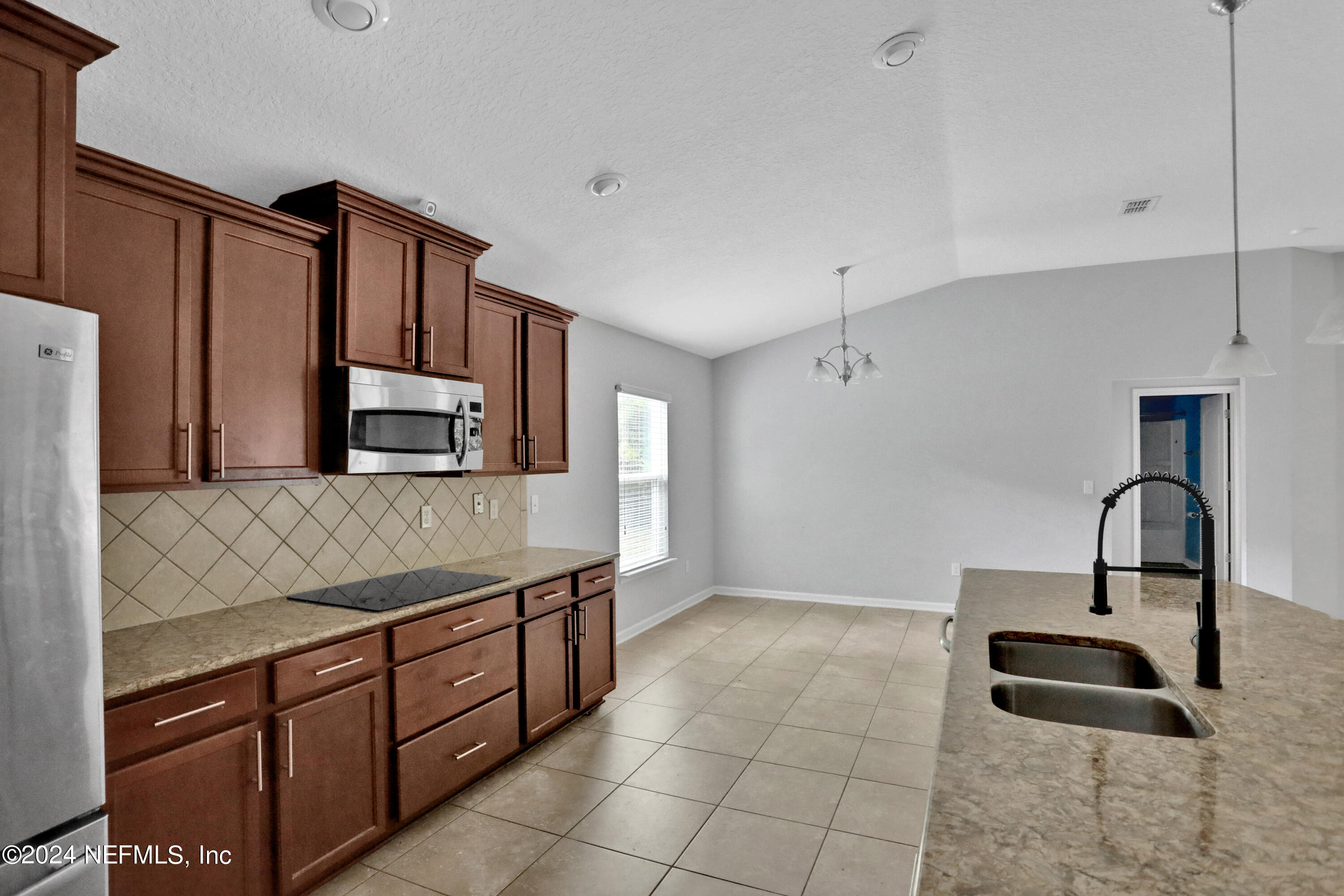 112 MORAYSHIRE Court