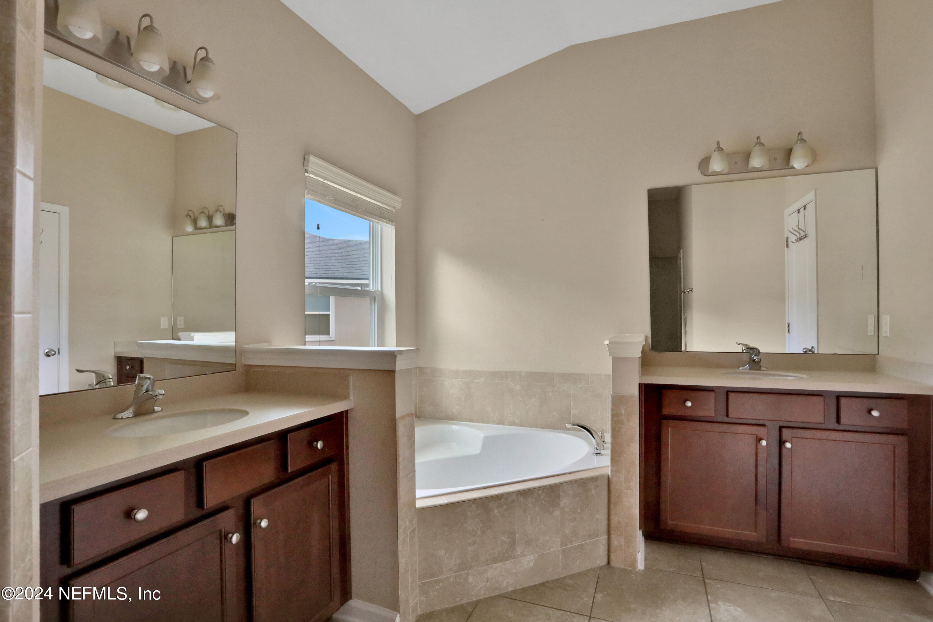 112 MORAYSHIRE Court