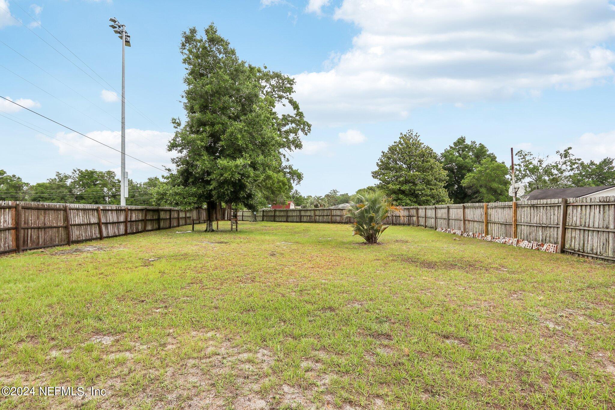 531 PADDOCK Lane