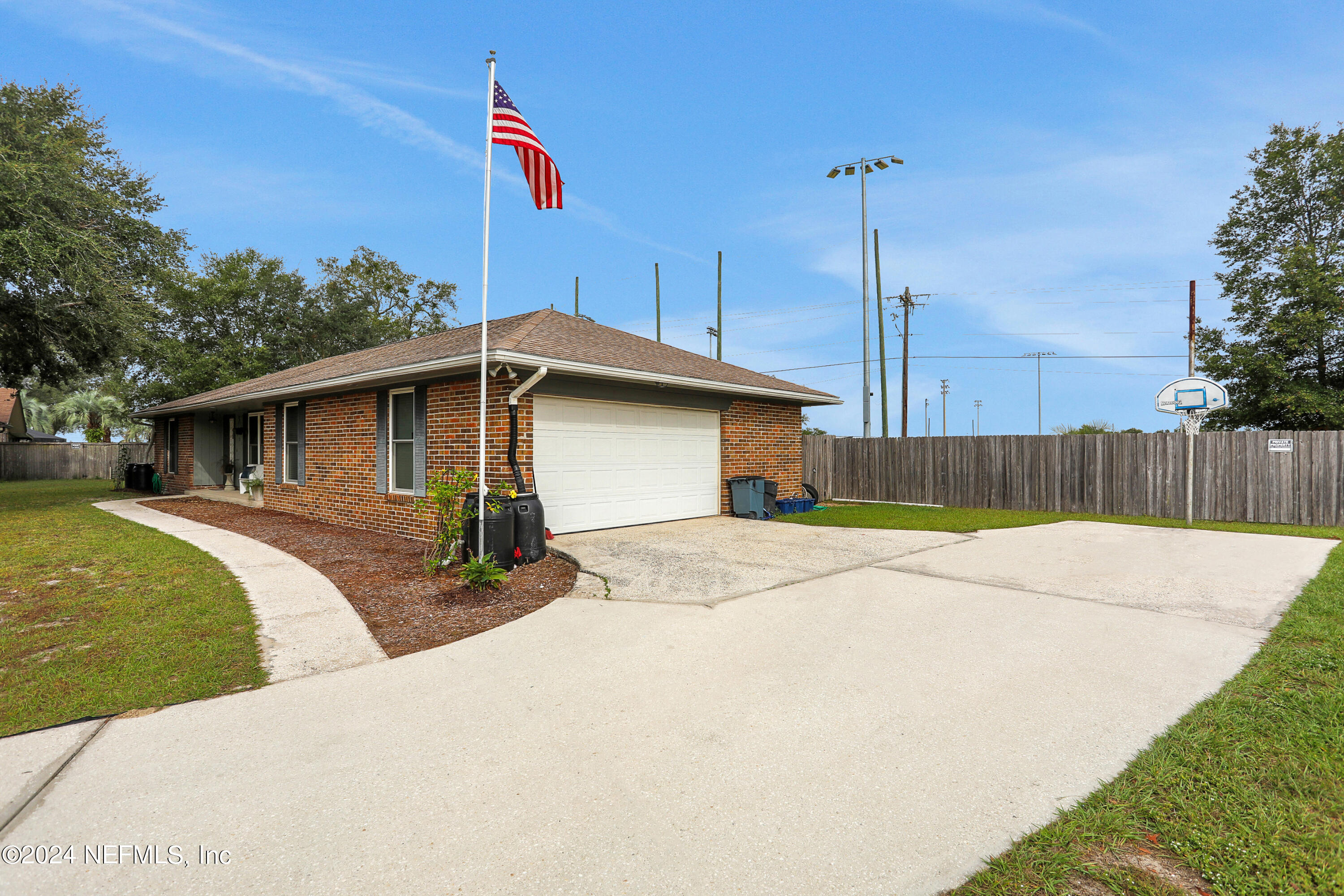 531 PADDOCK Lane