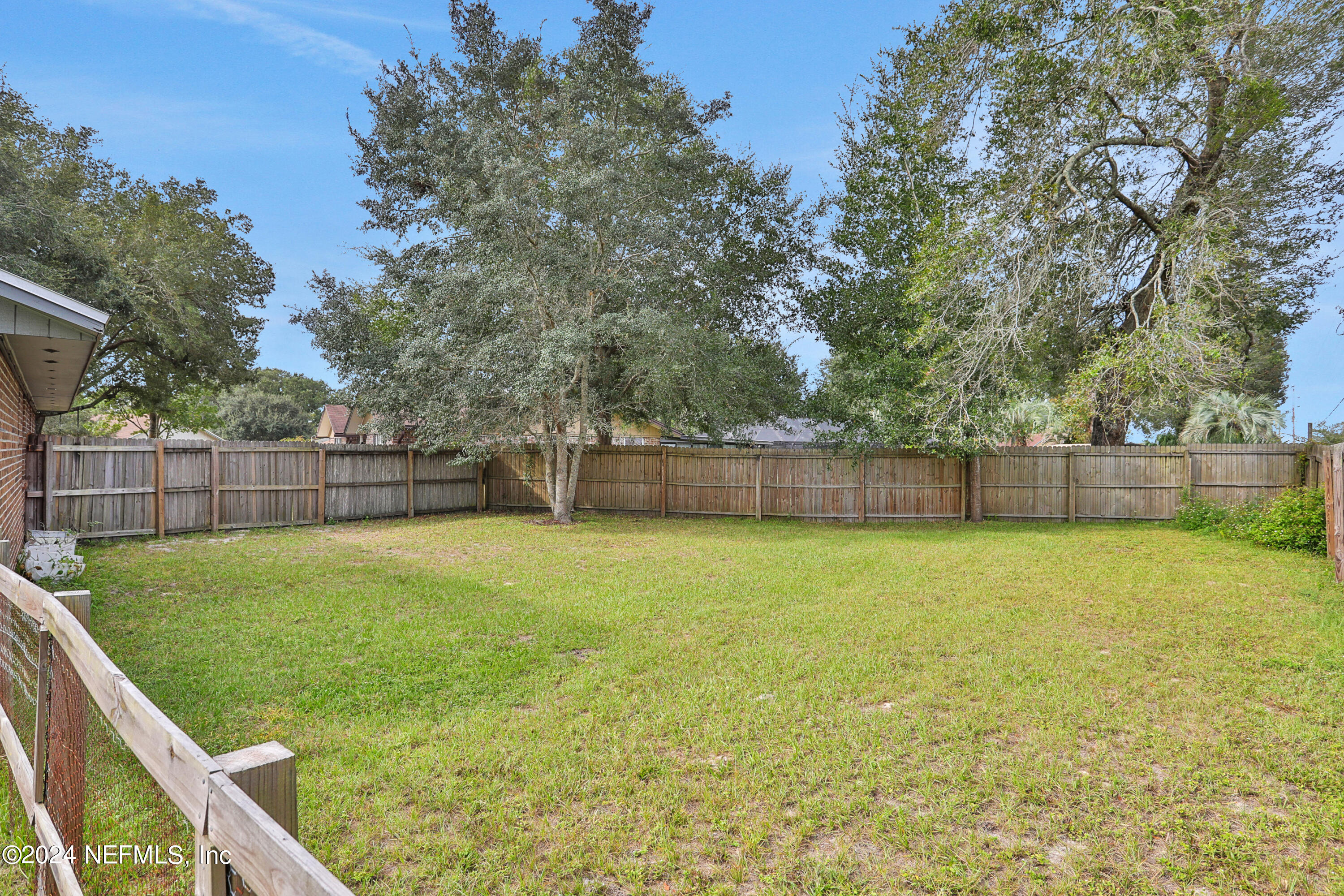 531 PADDOCK Lane