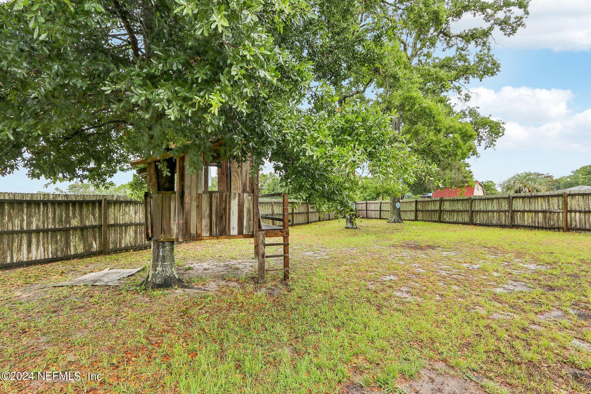 531 PADDOCK Lane