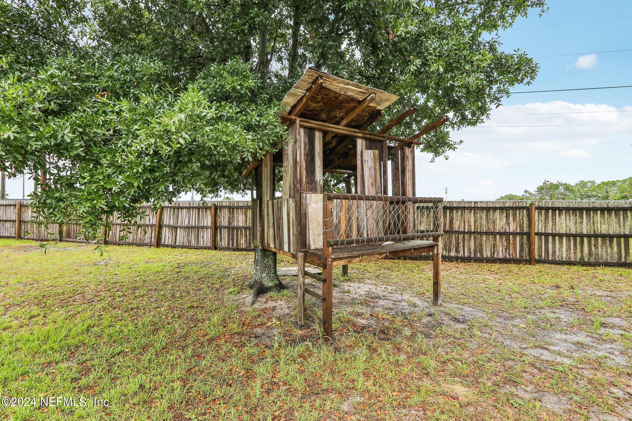 531 PADDOCK Lane