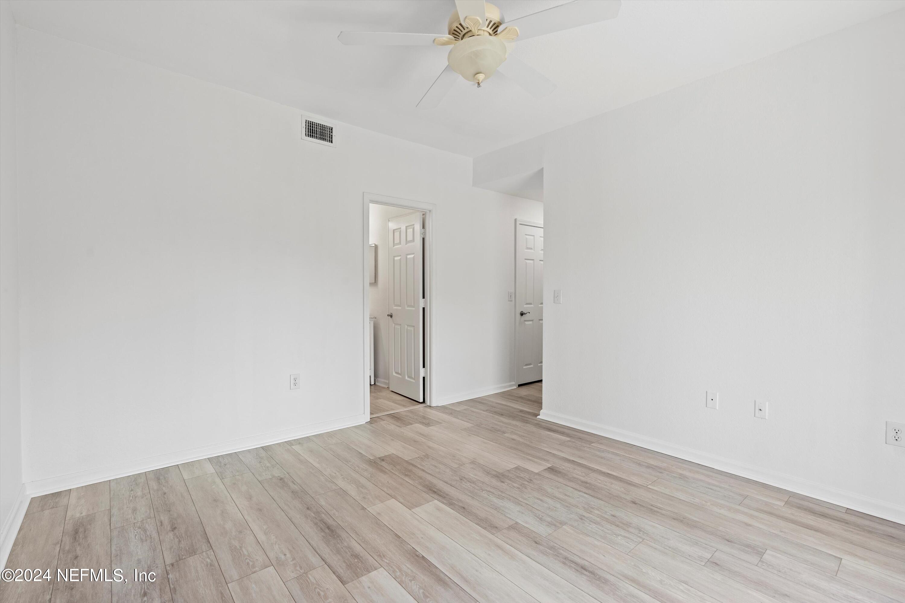 10075 GATE Parkway N, 701
