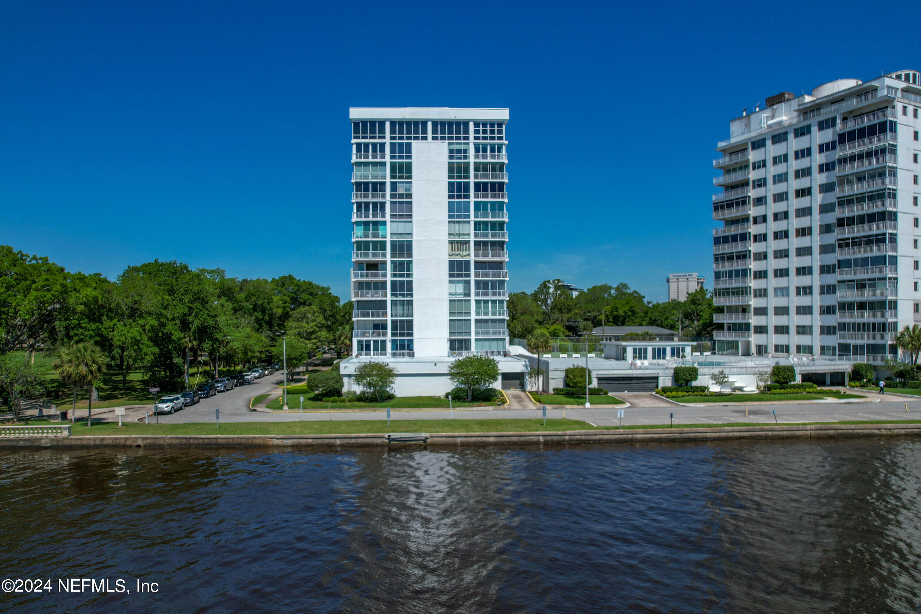 1596 LANCASTER Terrace, 9B