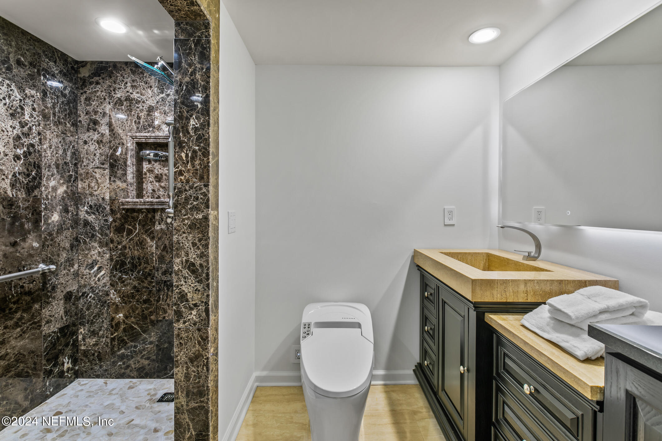1596 LANCASTER Terrace, 9B