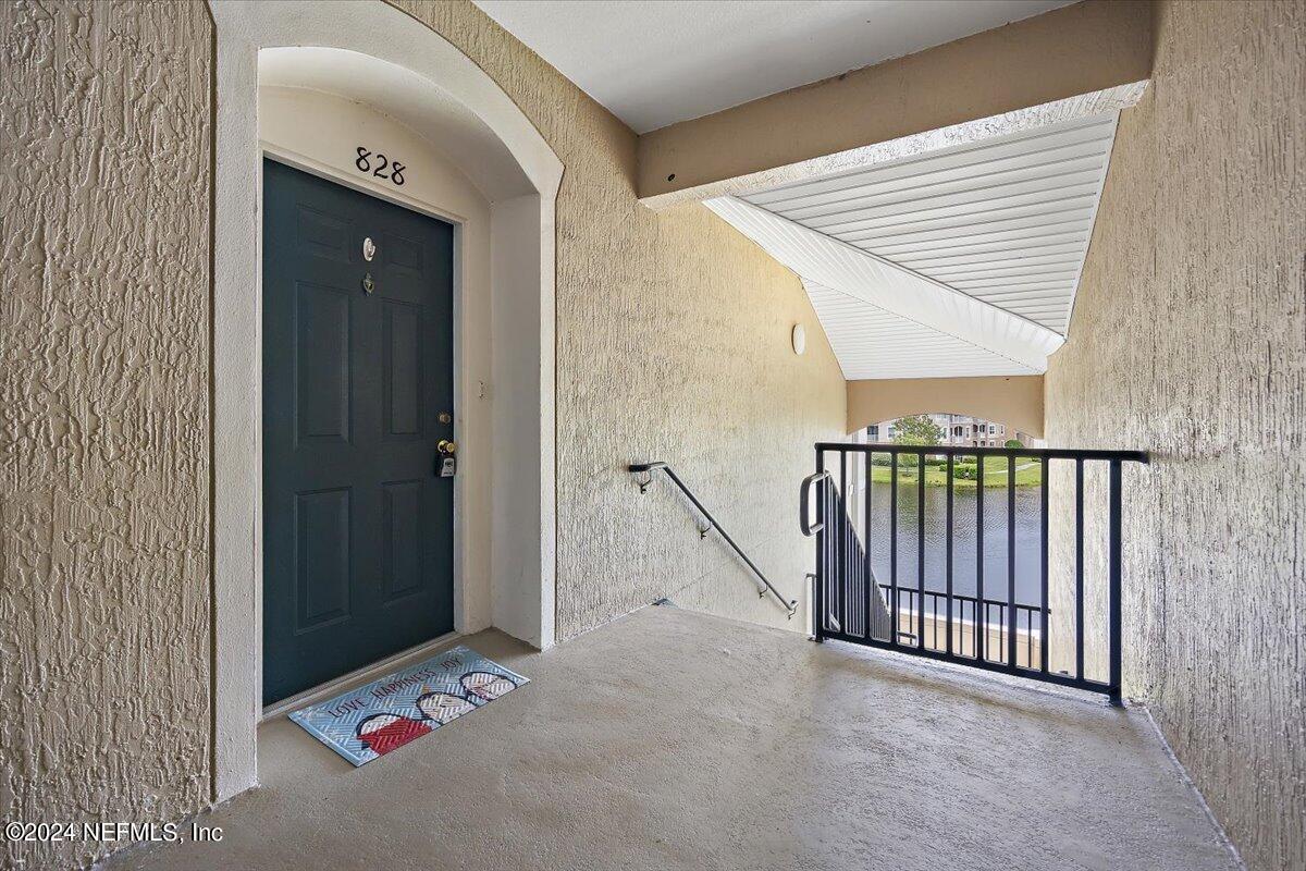 7990 BAYMEADOWS Road E, 828