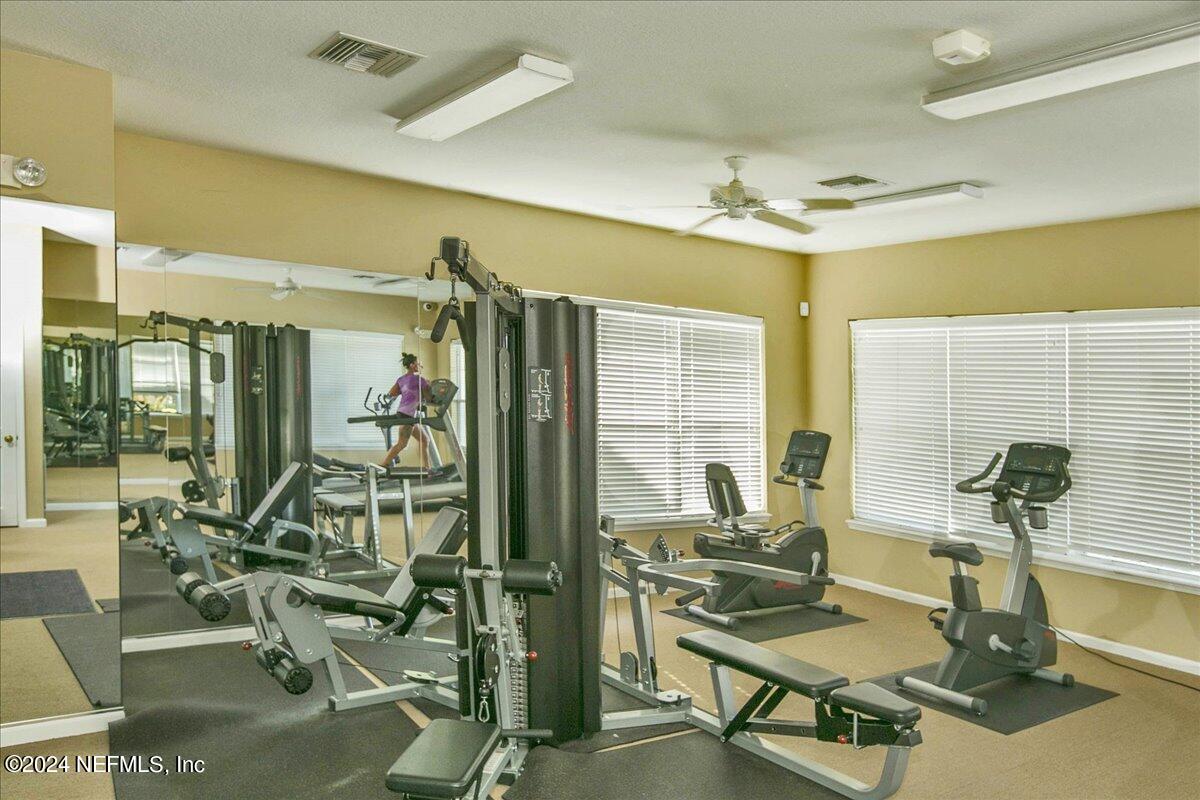 7990 BAYMEADOWS Road E, 828