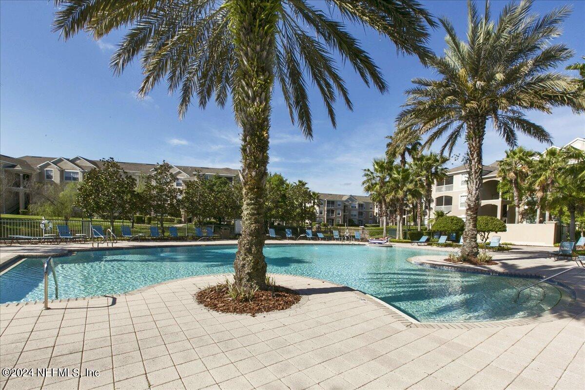 7990 BAYMEADOWS Road E, 828