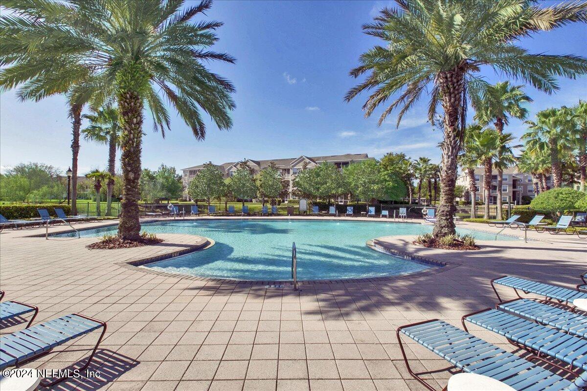 7990 BAYMEADOWS Road E, 828