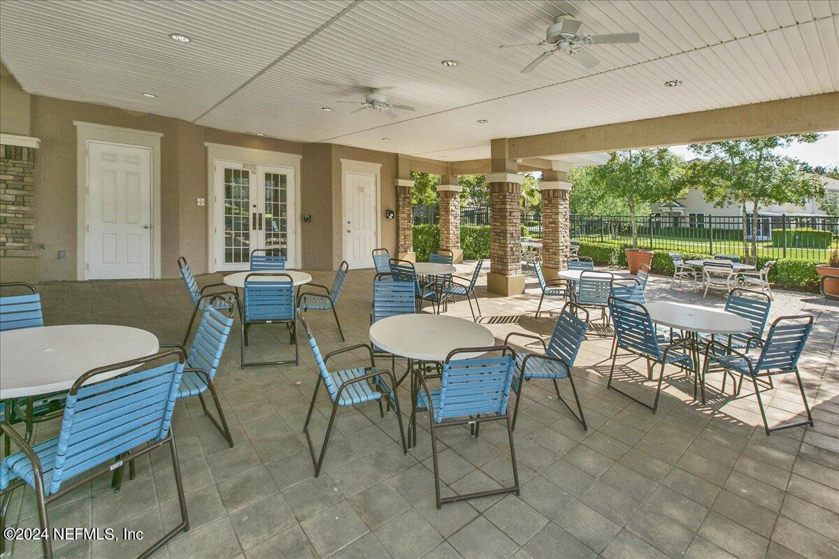 7990 BAYMEADOWS Road E, 828