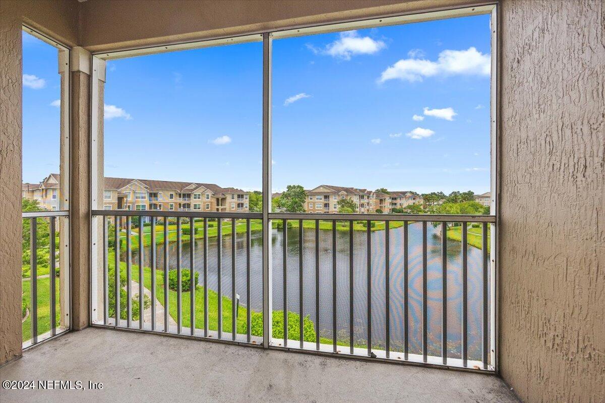 7990 BAYMEADOWS Road E, 828