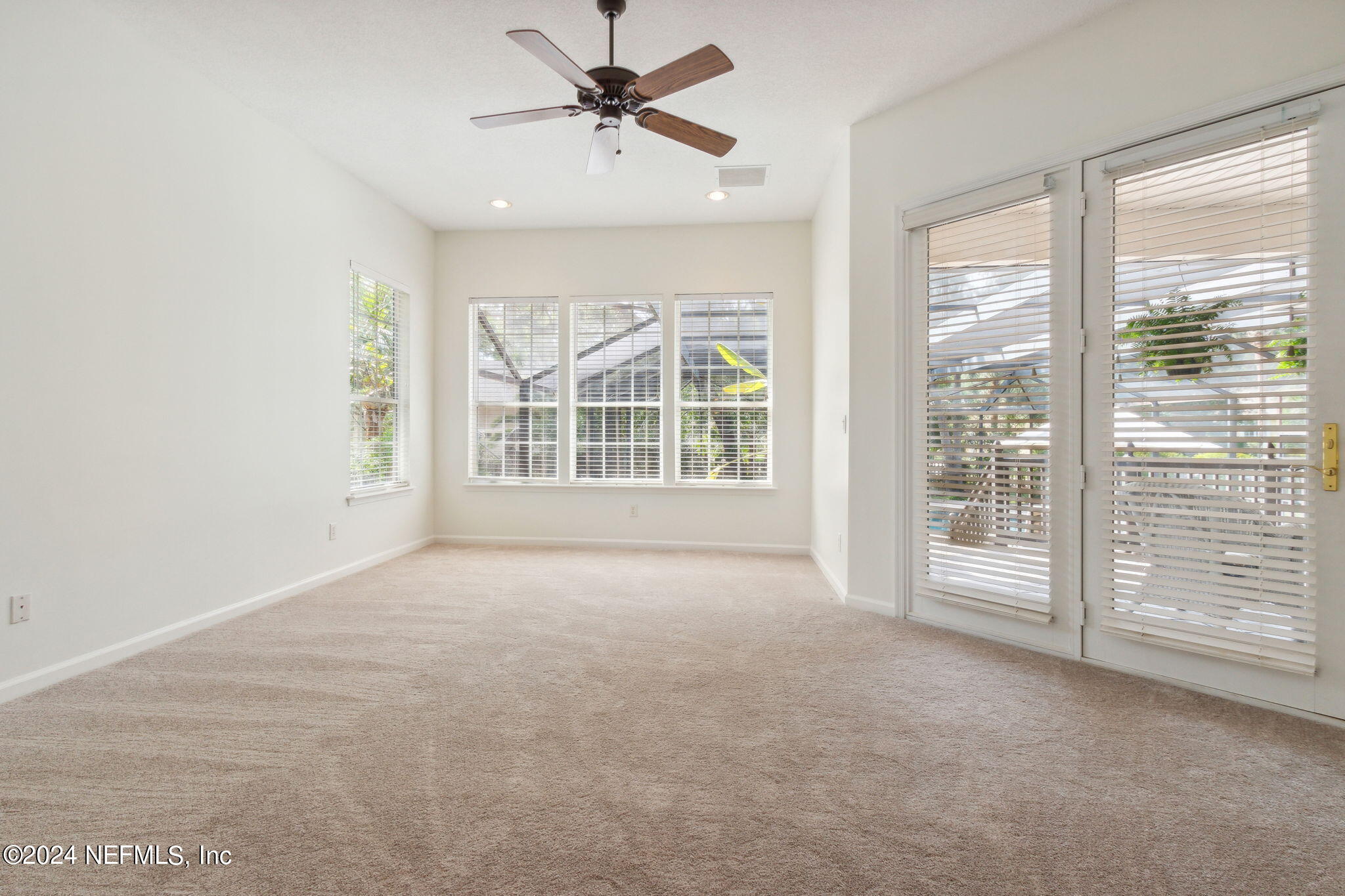 2752 SEA GROVE Lane
