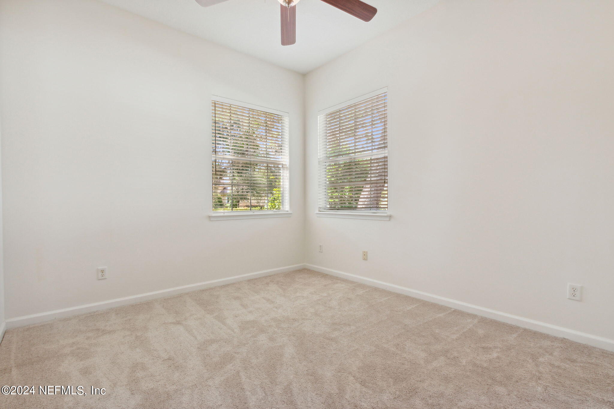2752 SEA GROVE Lane