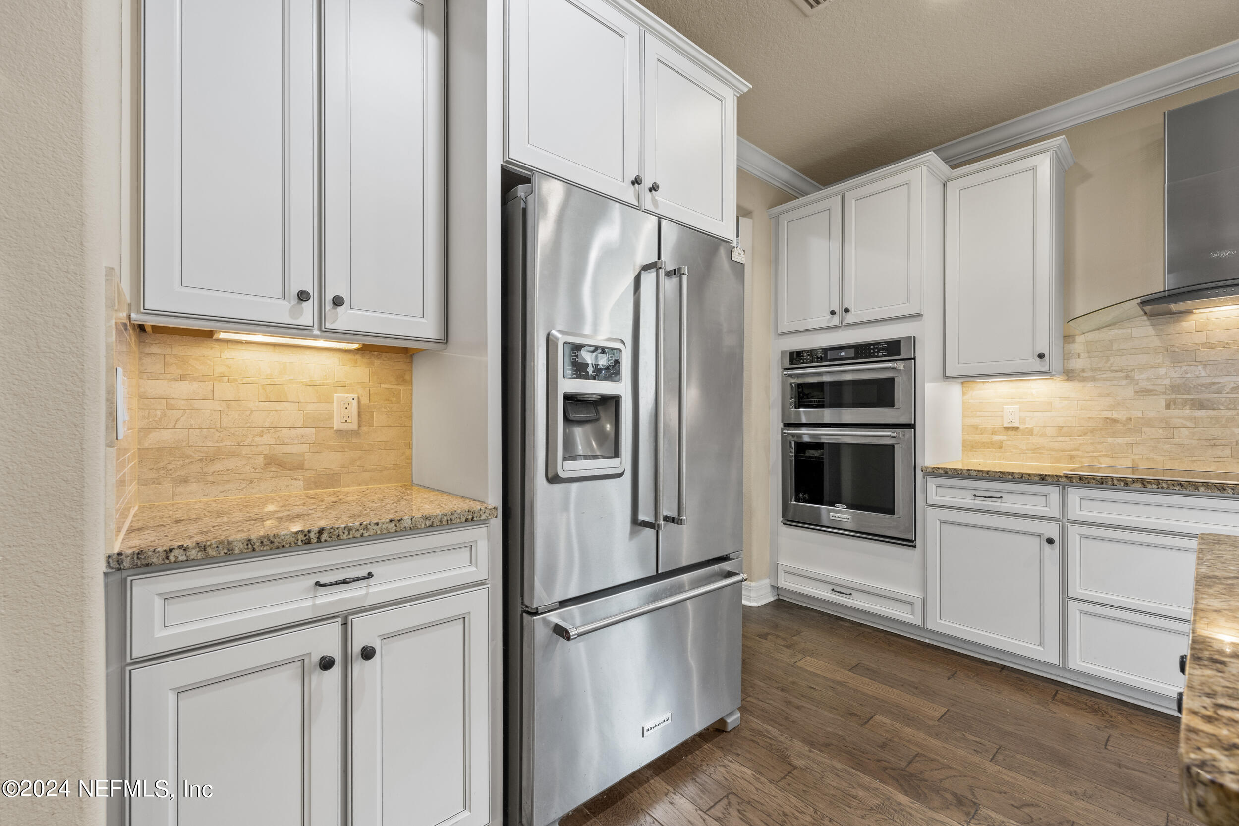 512 MANGROVE THICKET Boulevard