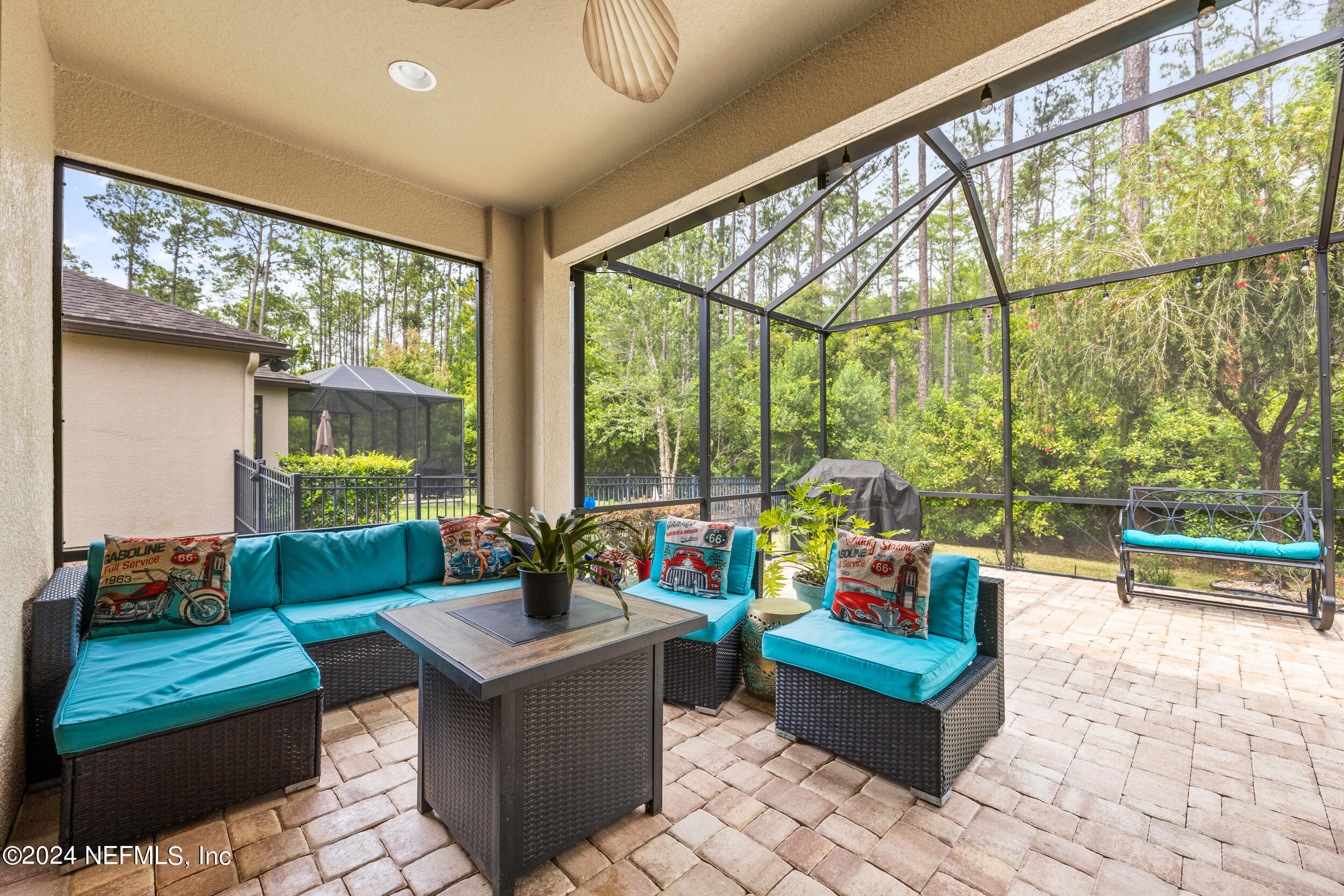 512 MANGROVE THICKET Boulevard