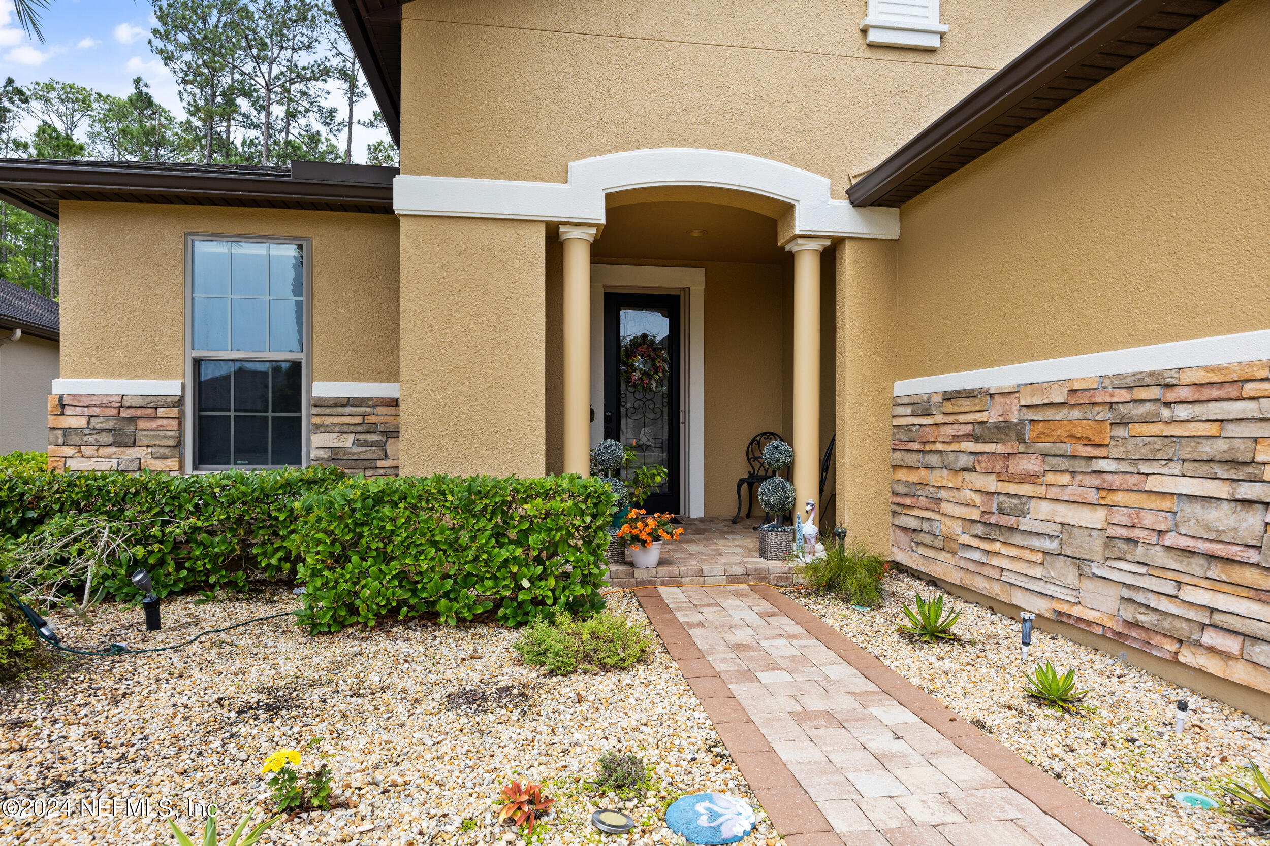 512 MANGROVE THICKET Boulevard