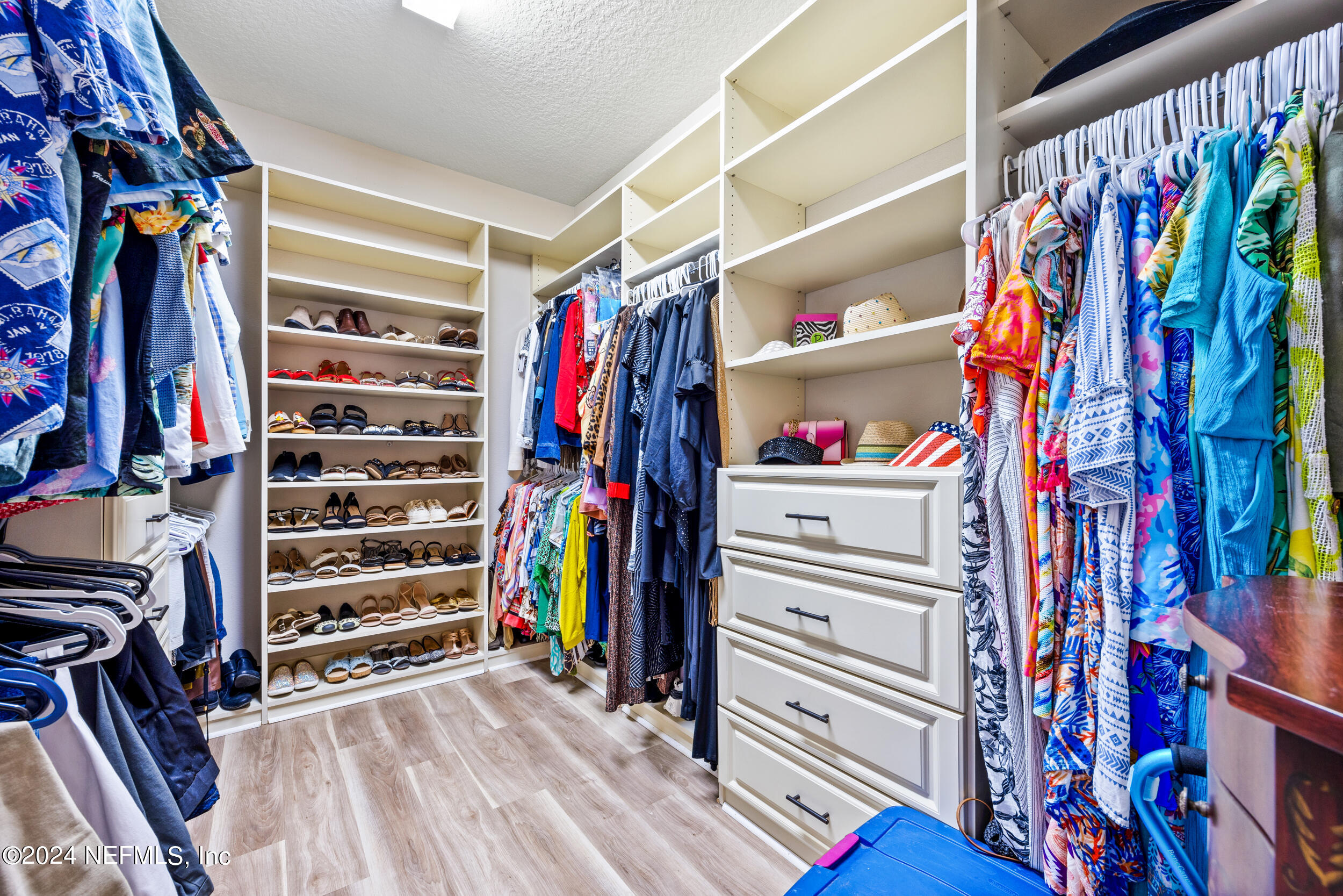 512 MANGROVE THICKET Boulevard