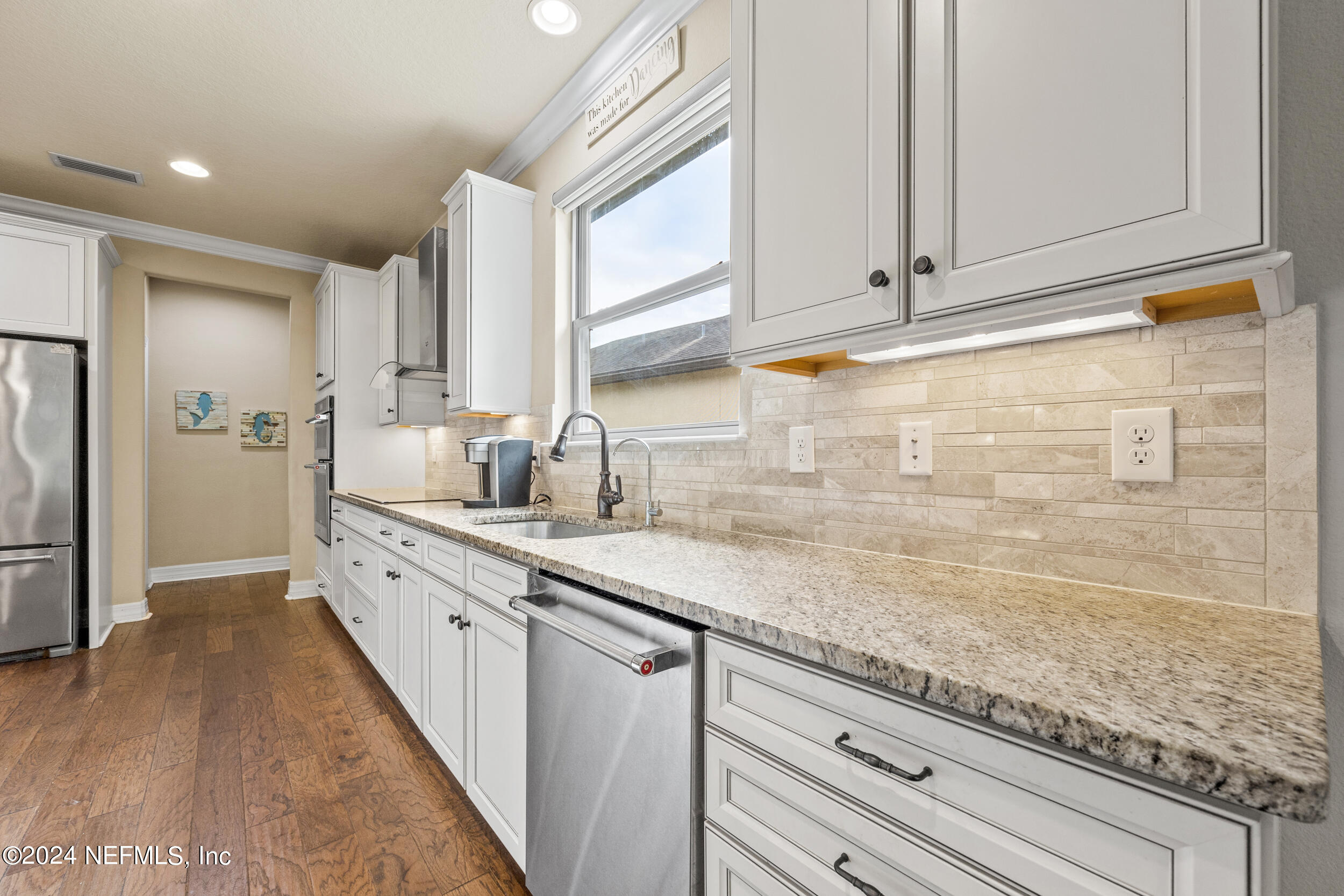 512 MANGROVE THICKET Boulevard