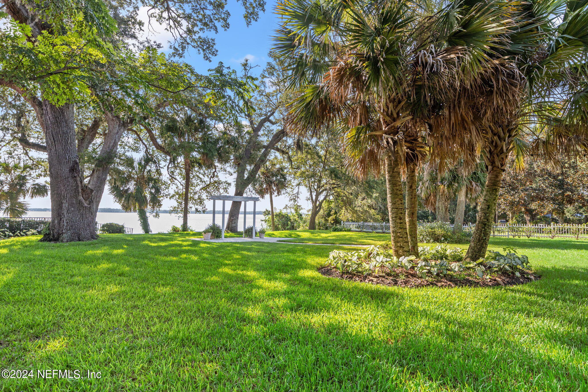 2099 WINTERBOURNE, 105