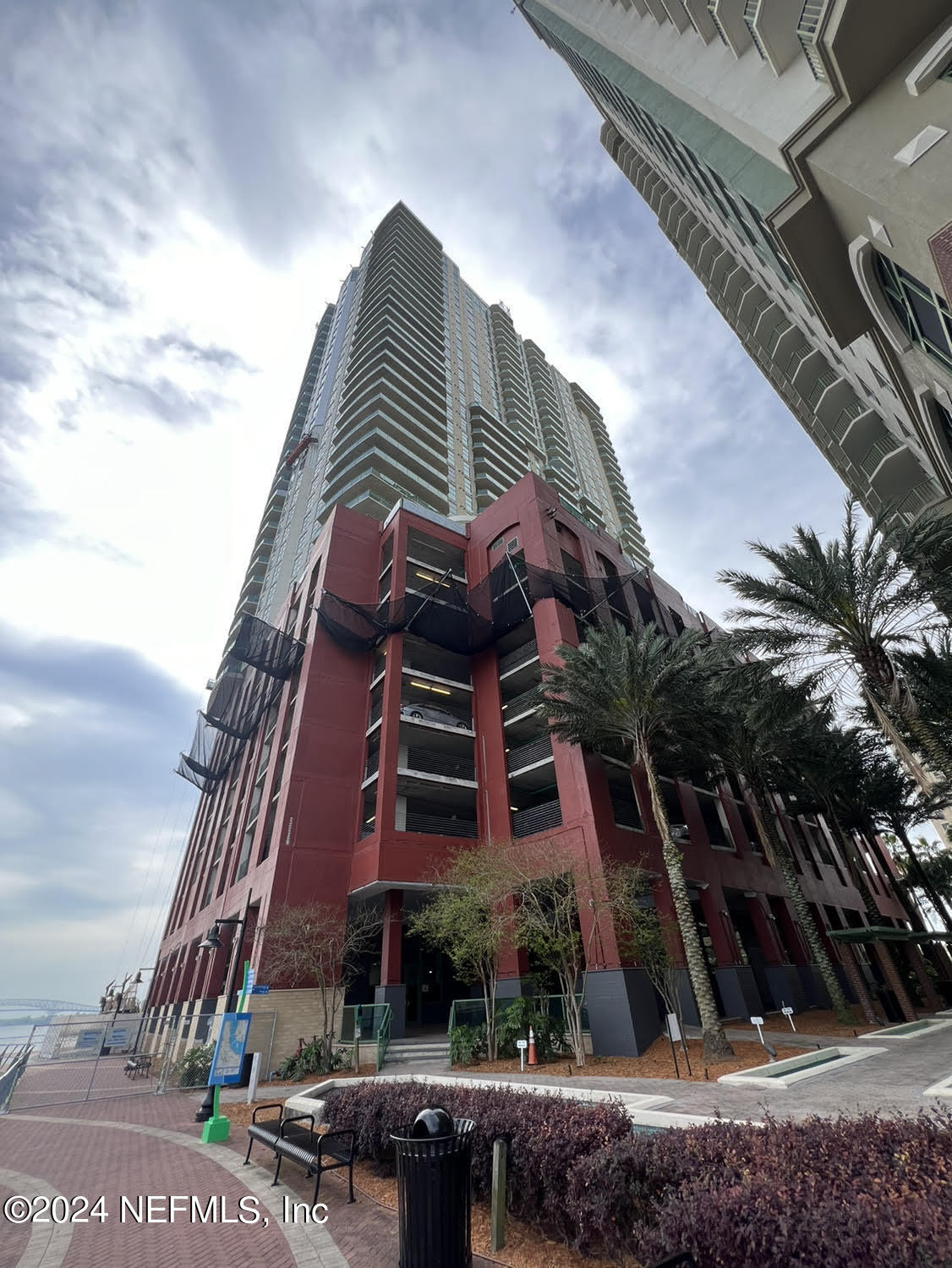 1431 RIVERPLACE Boulevard, 1704