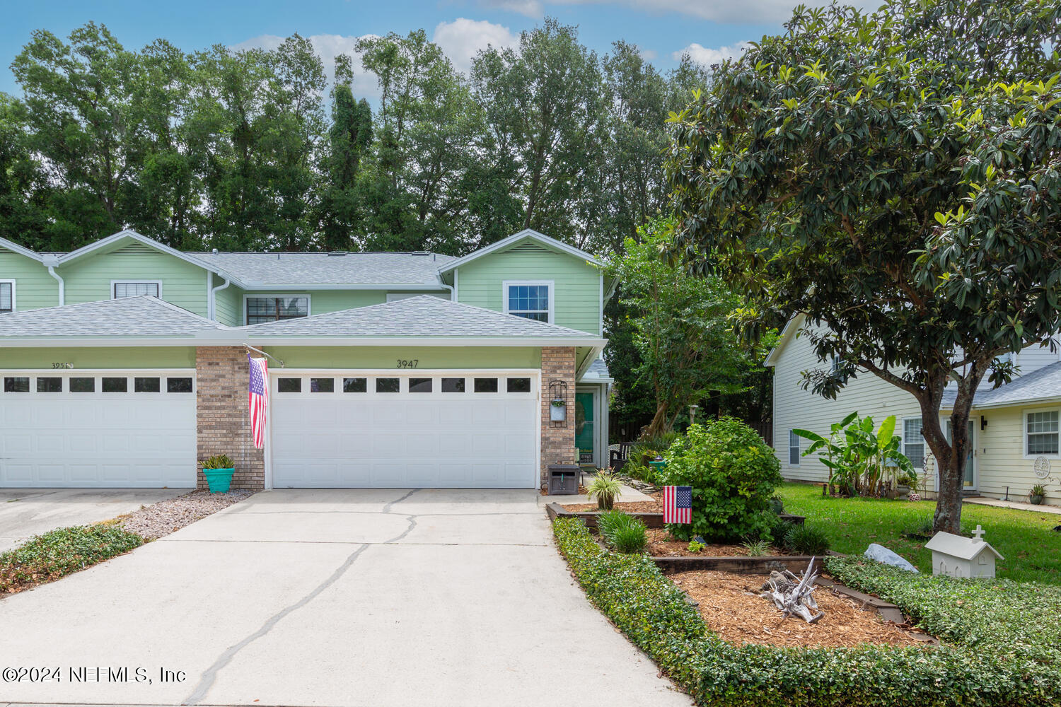 3947 MEADOWVIEW Drive N