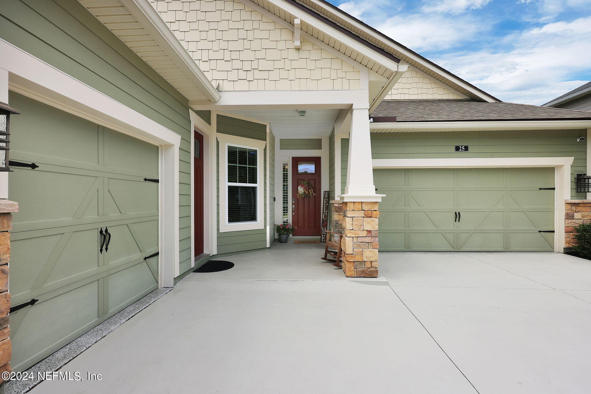25 AUTUMN KNOLL Court