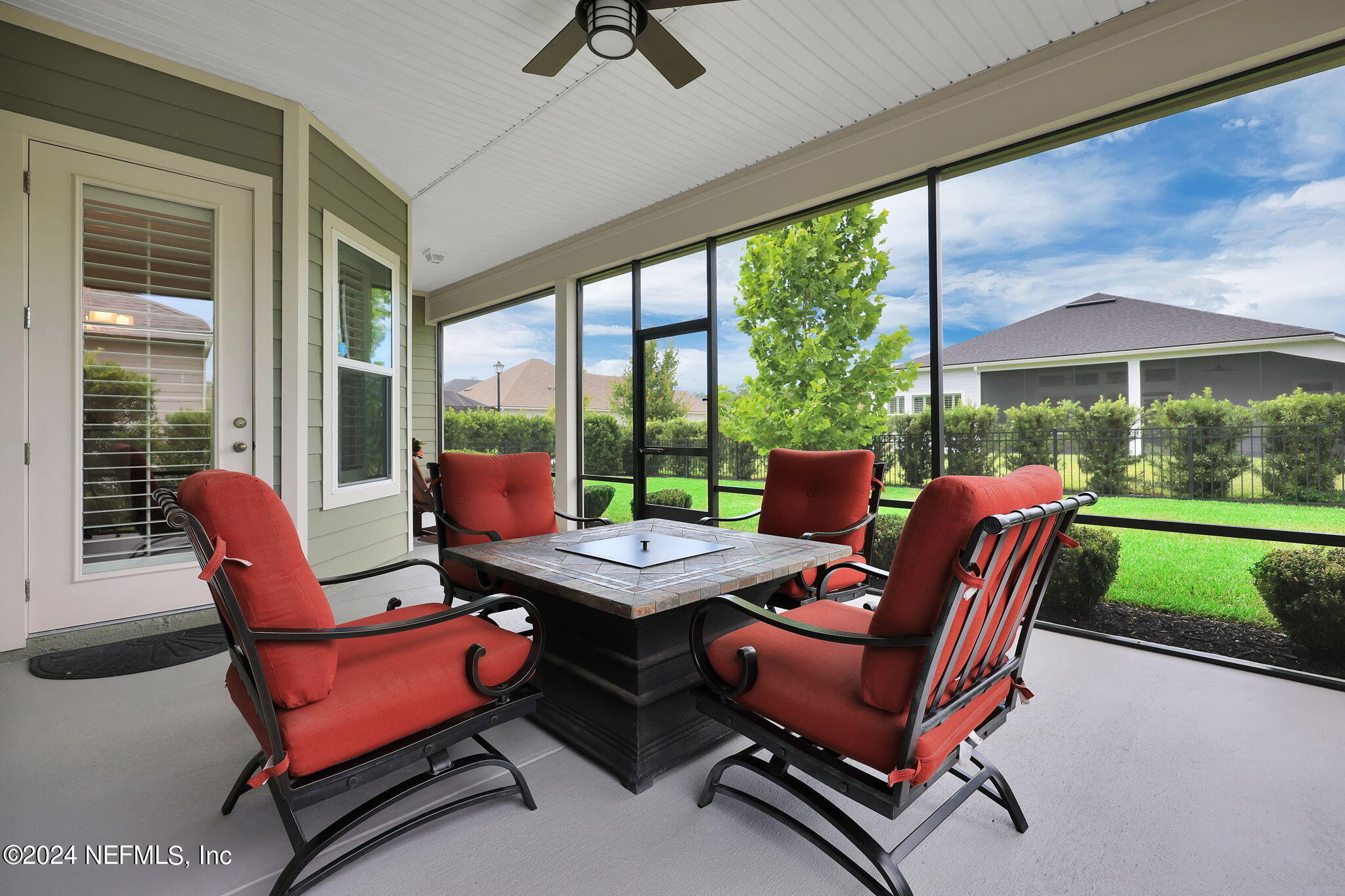 25 AUTUMN KNOLL Court