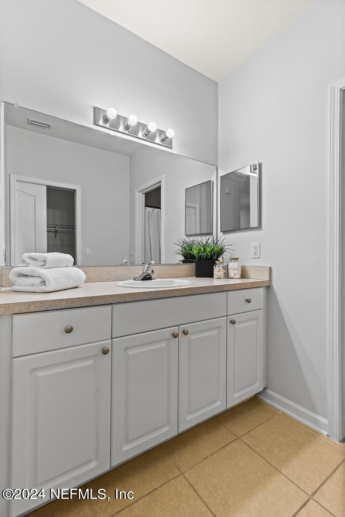 3750 SILVER BLUFF Boulevard, 205