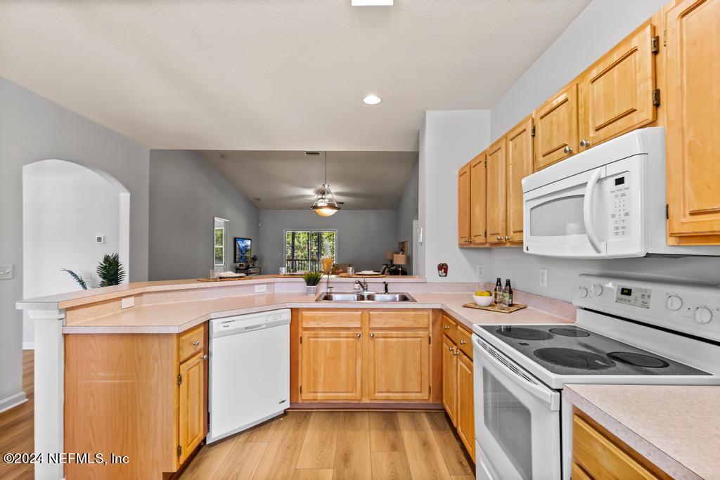 3750 SILVER BLUFF Boulevard, 205