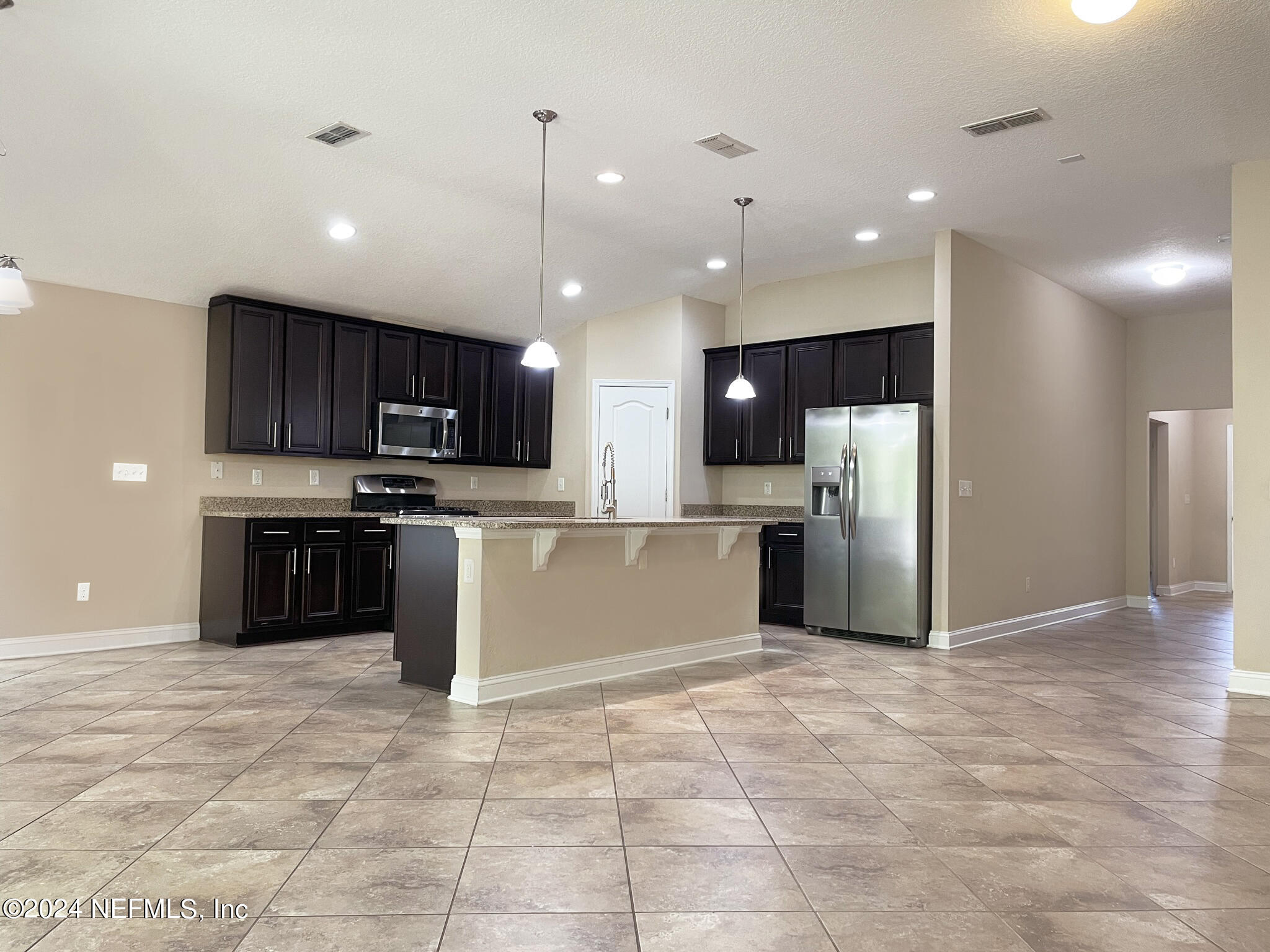 76 WAYSIDE Lane