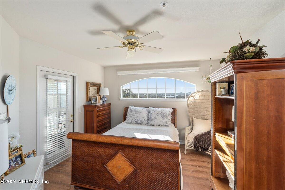 1701 THE GREENS Way, 1631