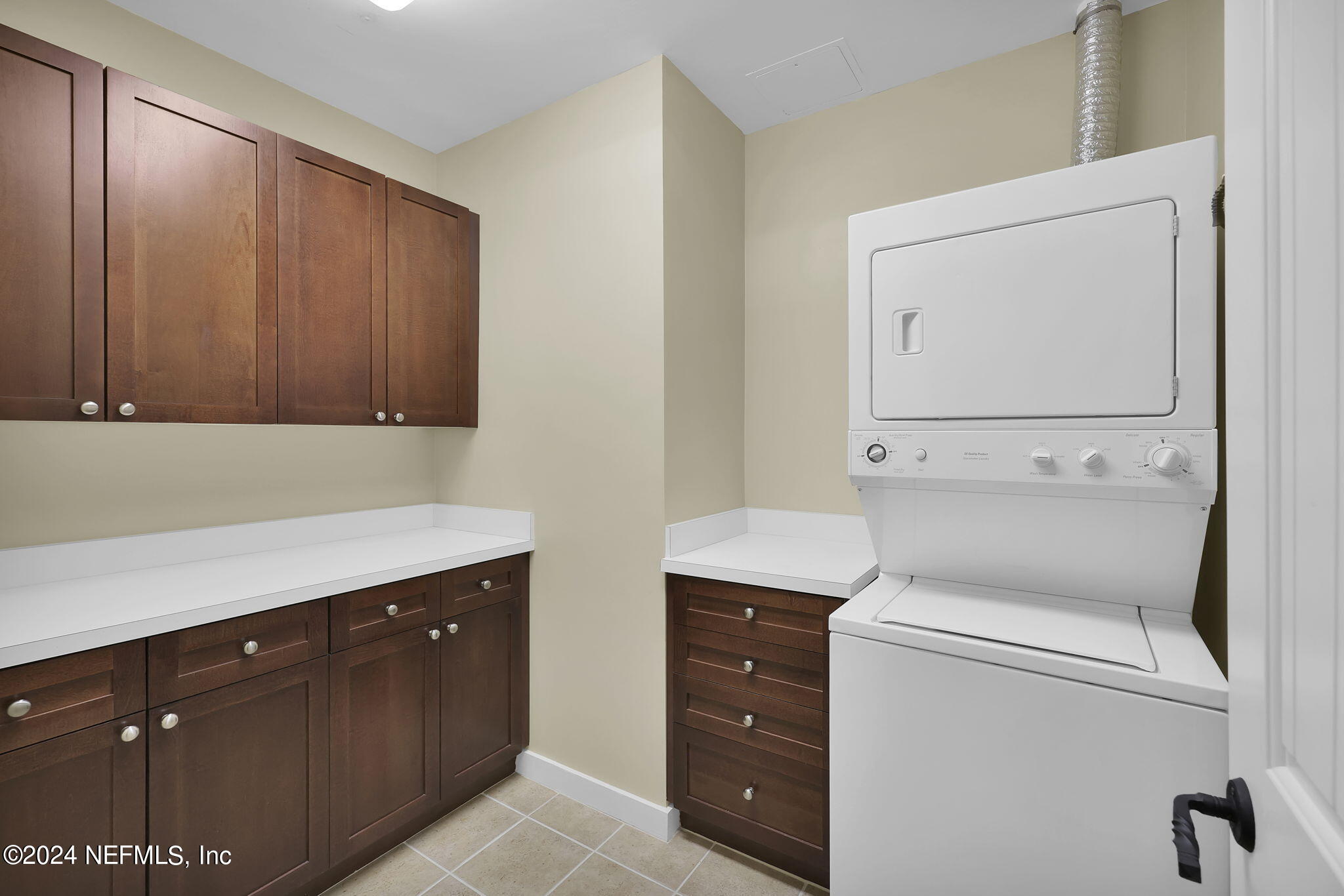 945 REGISTRY Boulevard, 311