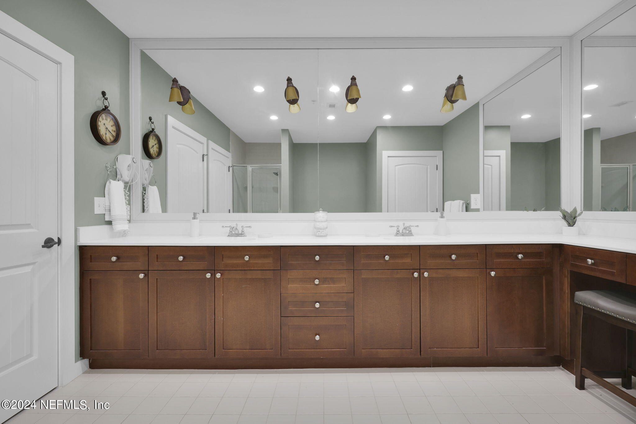 945 REGISTRY Boulevard, 311