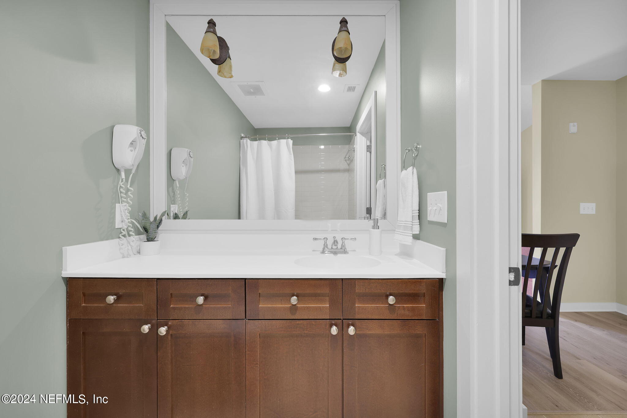 945 REGISTRY Boulevard, 311