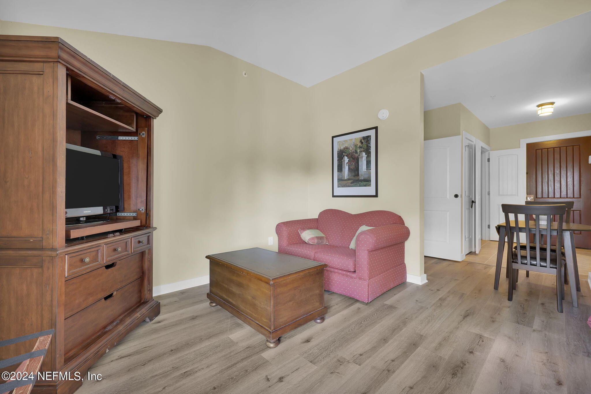 945 REGISTRY Boulevard, 311