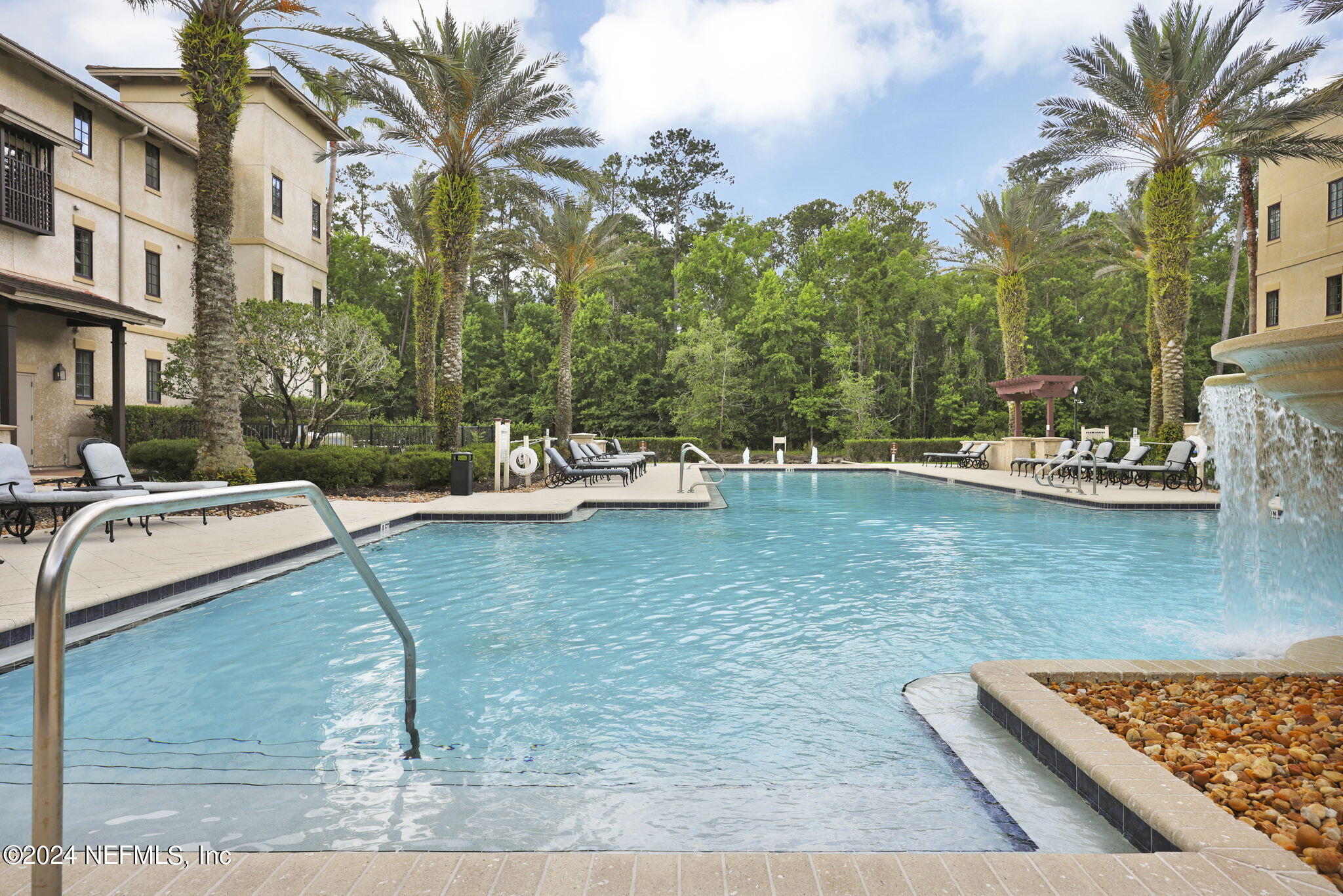 945 REGISTRY Boulevard, 311